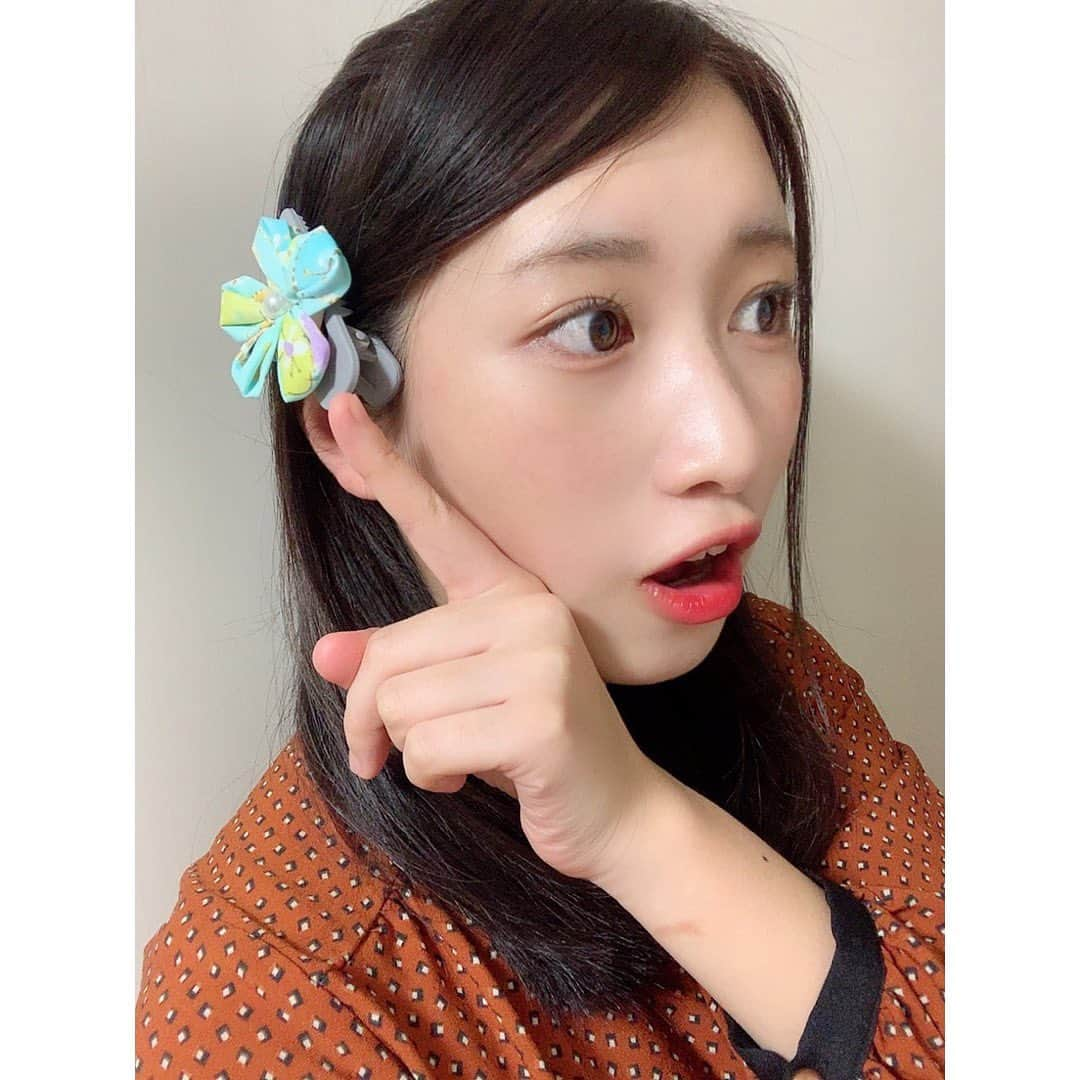 加藤一華さんのインスタグラム写真 - (加藤一華Instagram)「. 視聴者さんからいただいた お花の手作りヘアアクセ🌼🌸 . 花飾りコレクション増えてきて、 毎日何つけるか迷っちゃう！☺️💐 . #flower #hairaccessories #ヘアアクセ #花 #me #girl」4月14日 19時38分 - ichika_kato