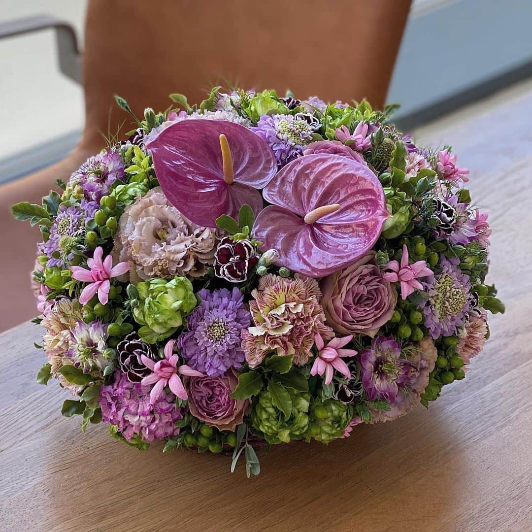 ニコライ・バーグマン・フラワーズ＆デザインさんのインスタグラム写真 - (ニコライ・バーグマン・フラワーズ＆デザインInstagram)「Pale Purple Arrangement💜 #anthurium #nicolaibergmann  #flowerartist  #ニコライバーグマン」4月14日 19時47分 - nicolaibergmann