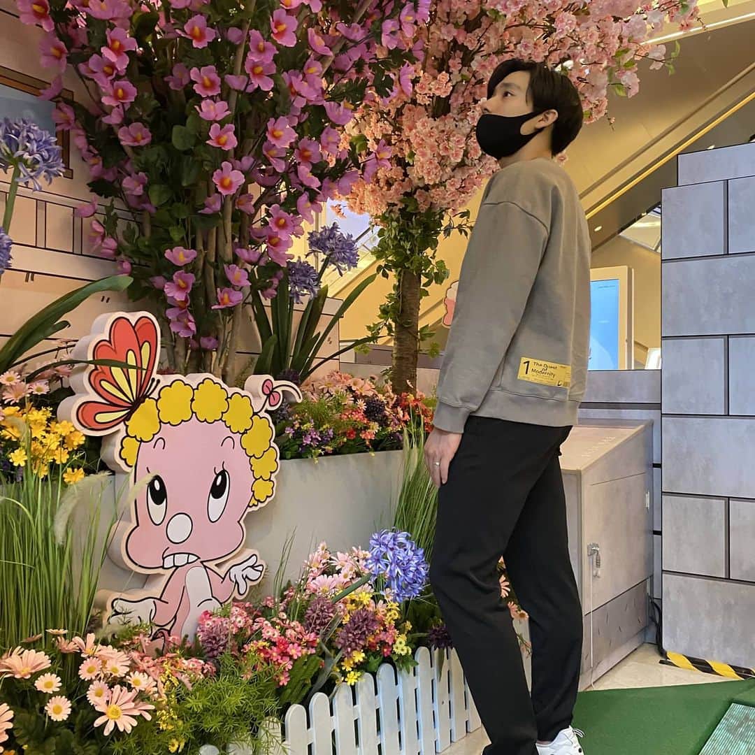 イ・ジュンヒョンのインスタグラム：「#density #덴시티」
