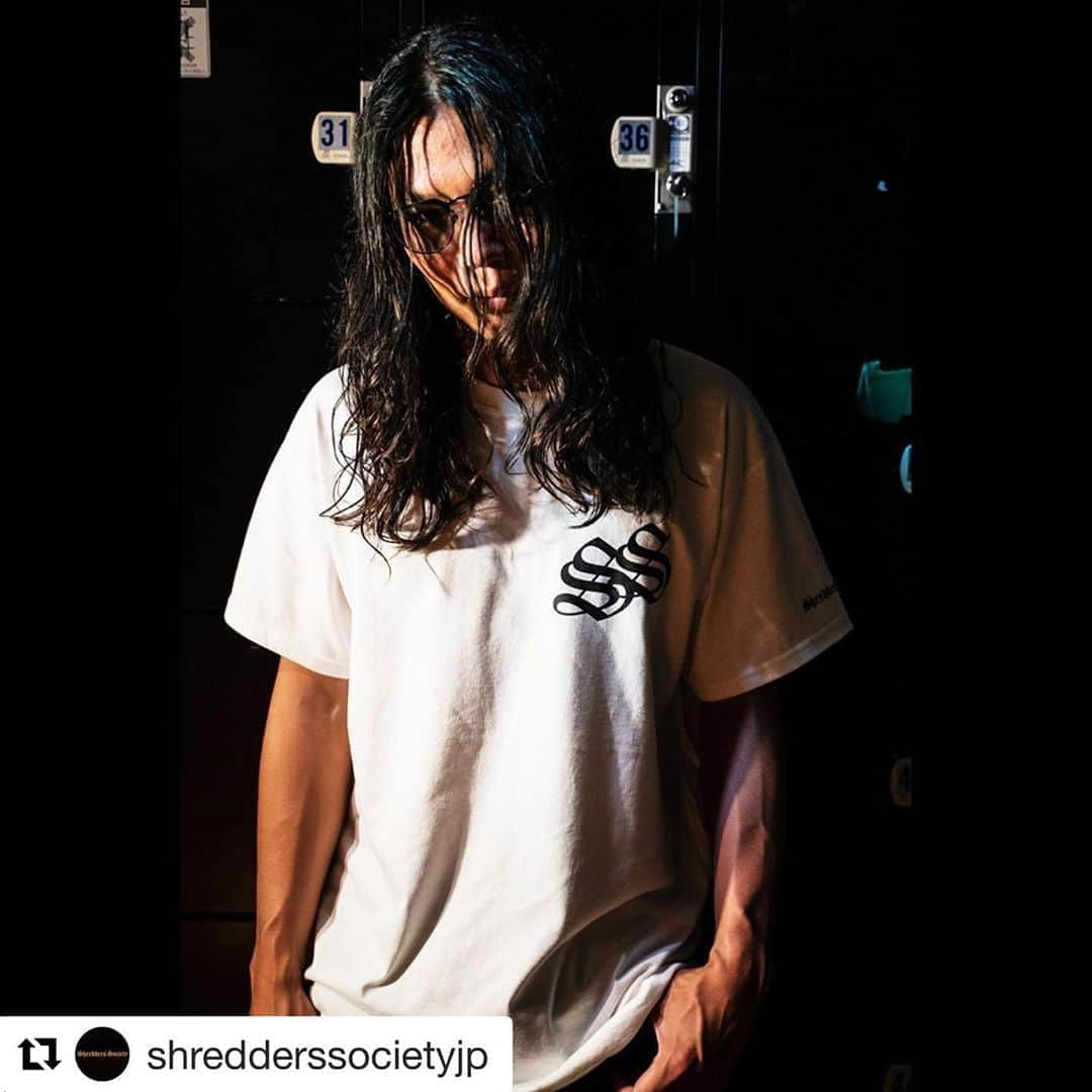 Kuboty さんのインスタグラム写真 - (Kuboty Instagram)「おれじゃないよ、トヨエツだよ  うそだよ、YDだよ  #Repost @shredderssocietyjp with @get_repost ・・・ 本日から5/6 23:59まで¥5000以上の商品ご購入の方を対象に送料が無料になります。  当面の間、商品の発送を毎週月曜・木曜のみとさせて頂いております。※コンビニ払いを選択された場合はお支払い完了後の発送手配となります。  尚、新型コロナウィルスの影響により一部地域での集荷・配送の停止や遅延が発生する場合がございます。詳しくはヤマト運輸の公式ホームページをご確認下さい。」4月14日 20時42分 - kuboty666