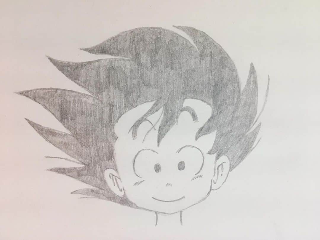 末房莉奈のインスタグラム：「久々のイラスト  絵のレベル落ちてショック😱  #模写 #ドラゴンボール #孫悟空」