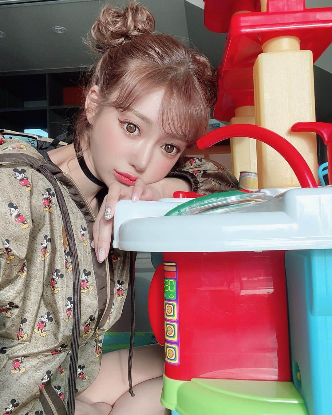 明日花キララのインスタグラム：「#stayroom 🏡🧸🧩」