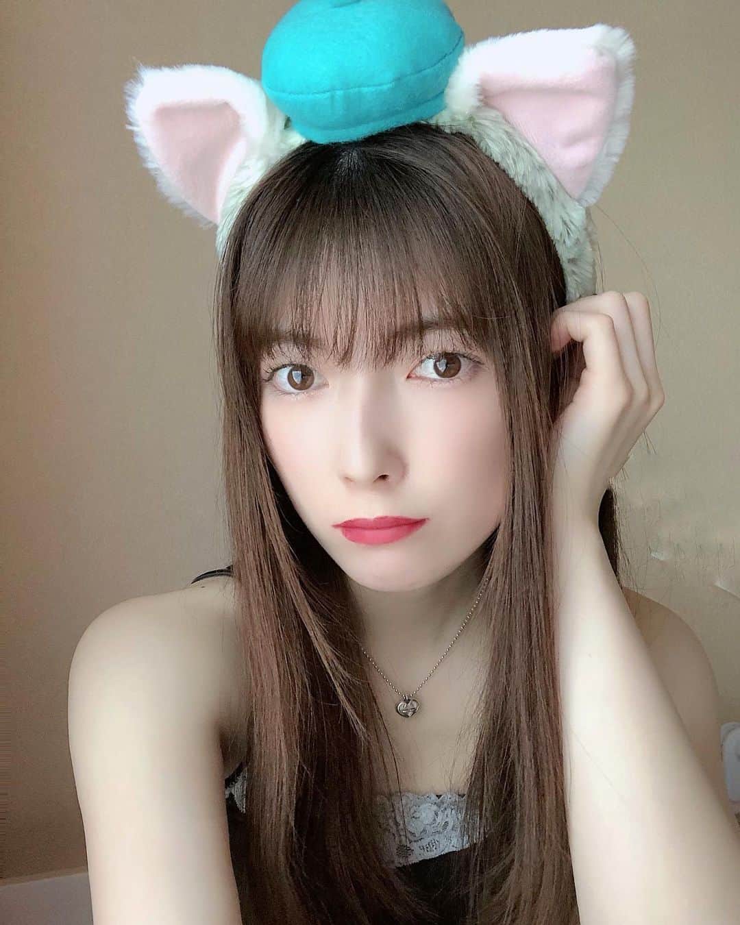 日下部美愛のインスタグラム：「ごめん暇でディズニー行きたくて耳つけた許して . . . #photo #japan #model #me #hair #fashion #makeup #selfie #followme #instagood #camera #instadaily #dailylook #selfie #한국 #맞팔 #사진 #데일리 #데일리룩 #인스타사진 #인스타그램 #일본인 #패션 #패션스타그램」