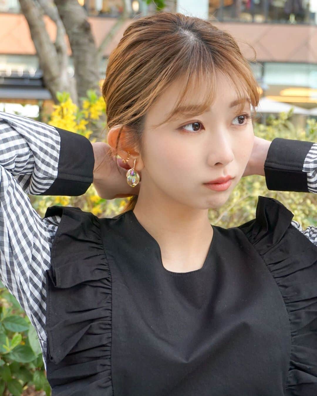 のインスタグラム：「お気に入りのアクセサリーとワンピース。 と一緒にまた早くお出かけしたいね☺️ ㅤㅤㅤㅤㅤㅤㅤㅤㅤㅤㅤㅤㅤ Photo by @licca_hoshino.728」