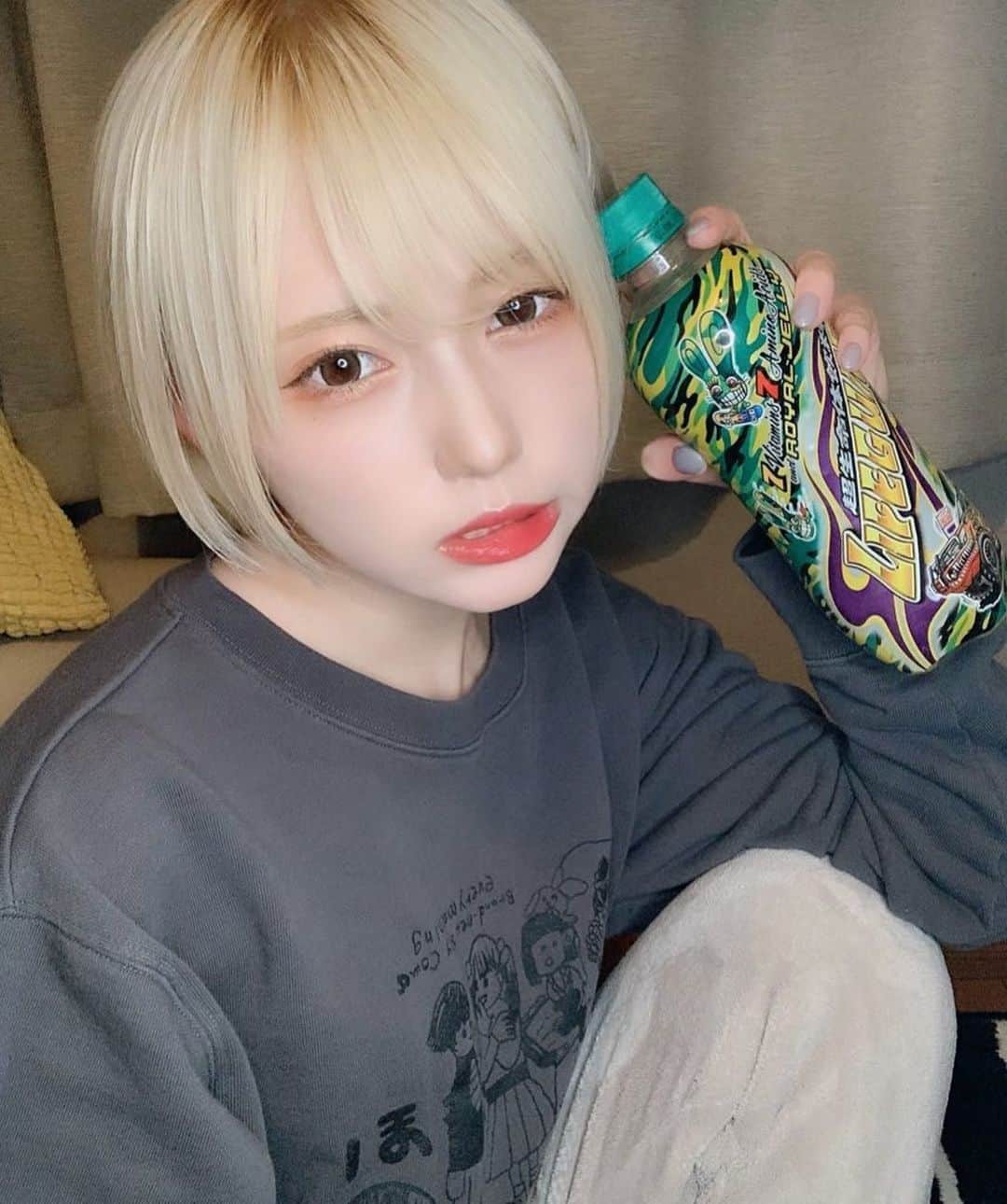 篠崎こころのインスタグラム：「🔥💚🐉🔥 髪の毛なんとかなりました アドバイスくださった方 ありがとうございます…！♡」