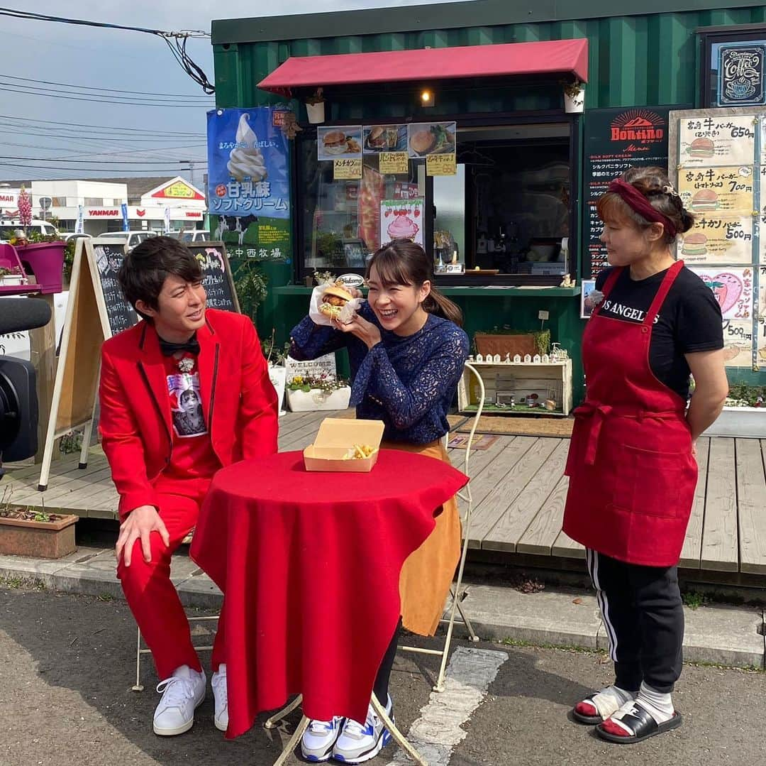 酒井瞳さんのインスタグラム写真 - (酒井瞳Instagram)「#よかばん #都城市 にあるお肉を食べ尽くす(食べ尽くしたい)企画登場！ まずはボンチーノの観音池ポークメンチカツバーガー！サクサクジューシーなボリューム満点バーガーにお店1番人気のポテトがセットで500円！これは太っ腹すぎて驚き！ 顔と変わらない♡ってしてる時あんな笑顔だったお母さんから笑が消えてた。。驚き！ #宮崎 #umk #ミートツーリズム #観音池ポーク #ハンバーガー #🍔 #hamburger #ボンチーノ #いただきます #ごちそうさまでした #美味しい #うまミヤザキ」4月14日 22時12分 - s.sakaihitomi