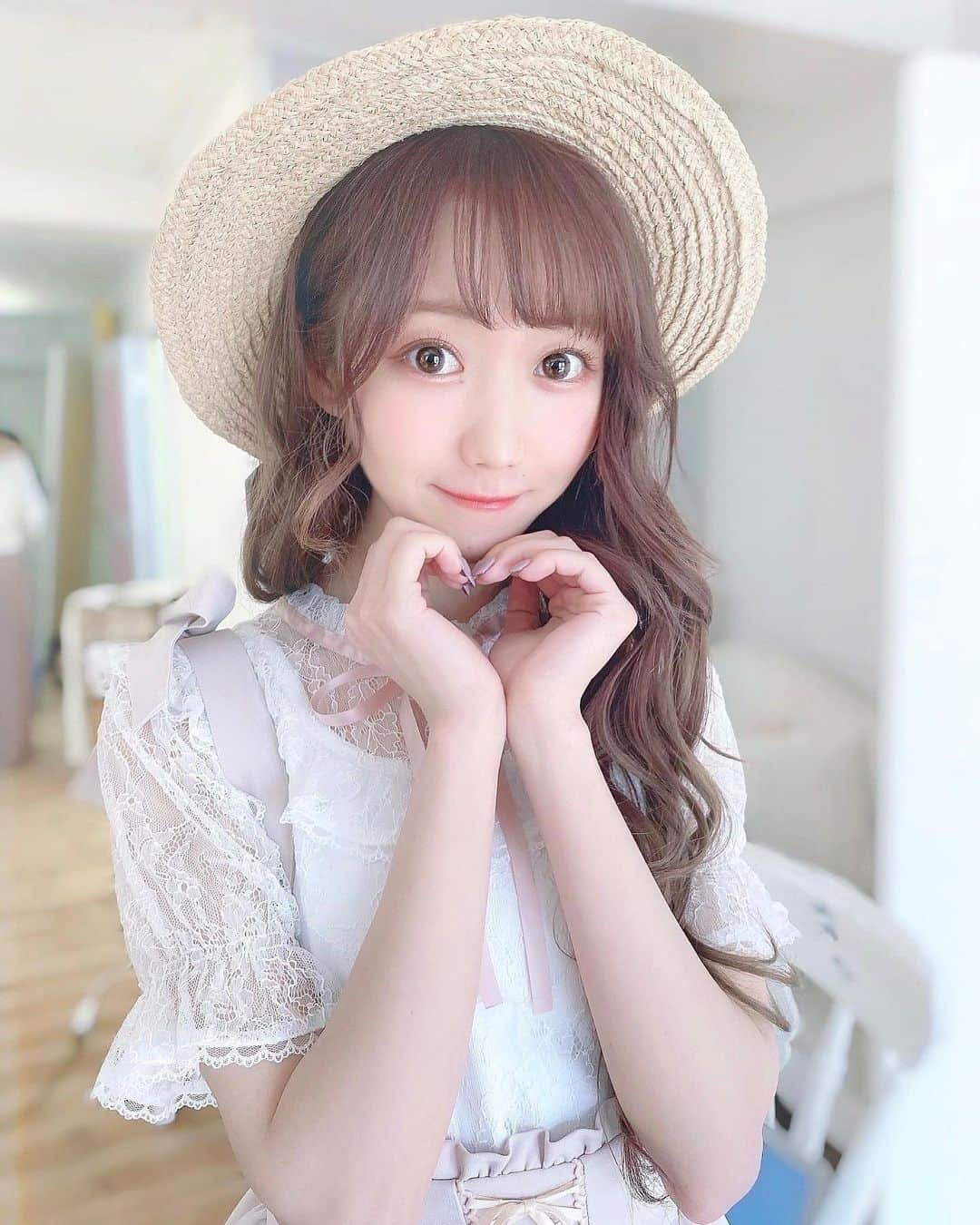 大谷映美里さんのインスタグラム写真 - (大谷映美里Instagram)「🎀 ㅤㅤㅤㅤㅤㅤㅤㅤㅤㅤㅤㅤㅤ 夏気分〜👒 WEB LOOK チェックしてね🐰💓 可愛いお洋服がいっぱいだよ。 ㅤㅤㅤㅤㅤㅤㅤㅤㅤㅤㅤㅤㅤ #honeycinnamon #ハニーシナモン」4月14日 22時33分 - otani_emiri