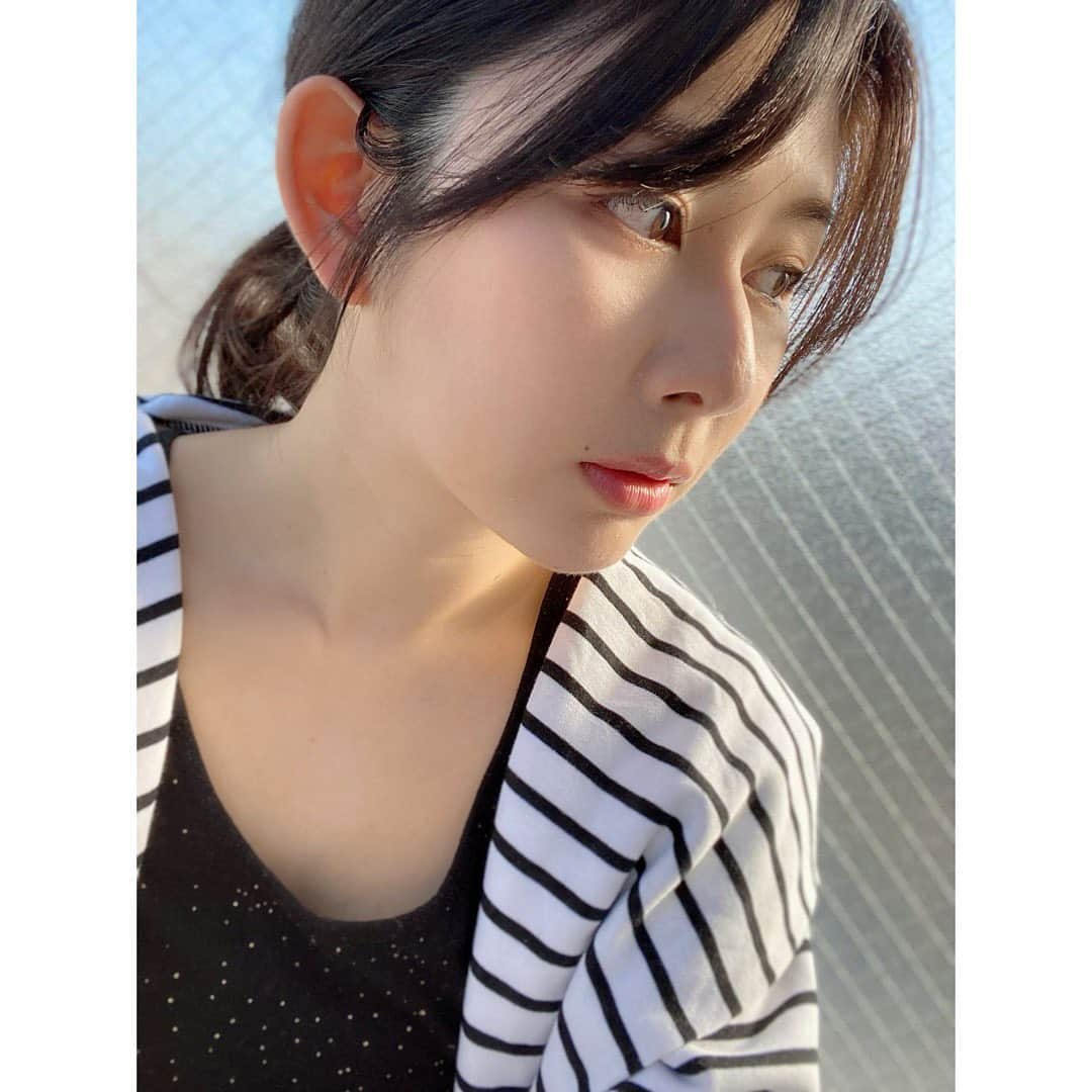 吉野史桜さんのインスタグラム写真 - (吉野史桜Instagram)「Twitterで#自撮りつなぎ 用に撮った写真をこちらにも載せてみる。 その1  #写真 #ポートレート #photography #photo #picture #自撮り #ボーダートップス #ボーダー #ポニーテール #自粛生活」4月14日 23時04分 - shionyoshino