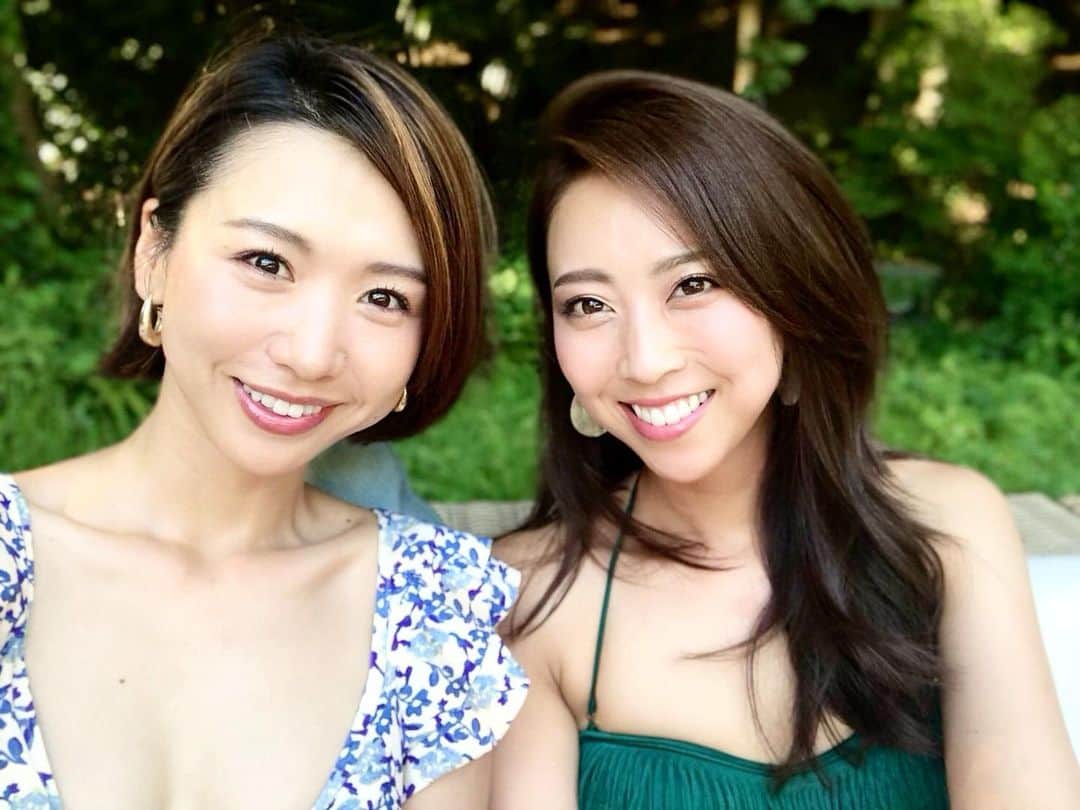 のインスタグラム：「楽しい思い出を振り返るシリーズ。 夏になったらコロナ収束する？？ 海とかプールとか行ける？？😢 .  #プール#思い出#夏の思い出#水着#swimwear#beauty#enjoy#happy#bff#pool #stayhome #うちにいよう #思い出を振り返って気持ちだけプール #どんだけ海やらプールやら行きたいねん #無理があるw #コロナに負けるな  #頑張れ山田 #山田山田」