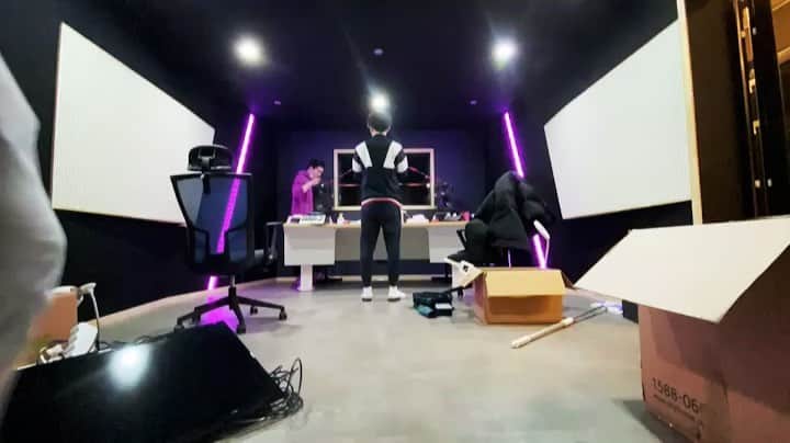 ジョンギュンのインスタグラム：「또 한 발 앞으로, 새로운 시작 #Madewellmusic #comingsoon」