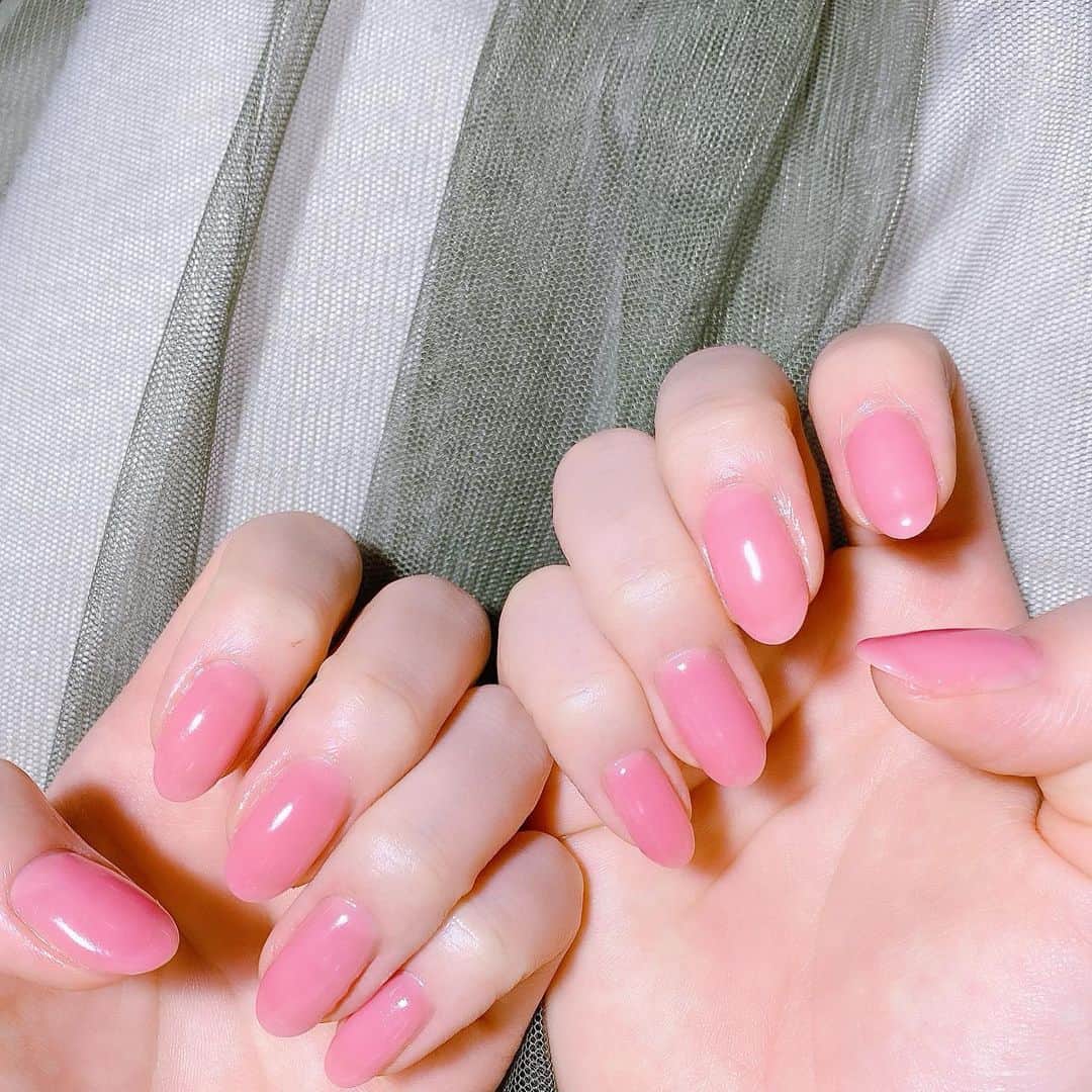 なかやまちえこのインスタグラム：「#くすみシアーピンク （3色くらい？混ぜました） #nail #nails #nailart #ネイル #美甲 #ネイルアート  #japanesenailart #manucure #japanesenails #manicurist #gelnails #أظافر #네일아트 #미용 #vẽmóng #ngườiđẹp  #เพ้นท์เล็บ #искусствоногтя #artedeuñas #เพ้นท์เล็บเจล #ジェルネイルデザイン #ネイルデザイン #senikuku #nagelkunst #シアーネイル #くすみピンク #ワンカラーネイル @an_0131_」