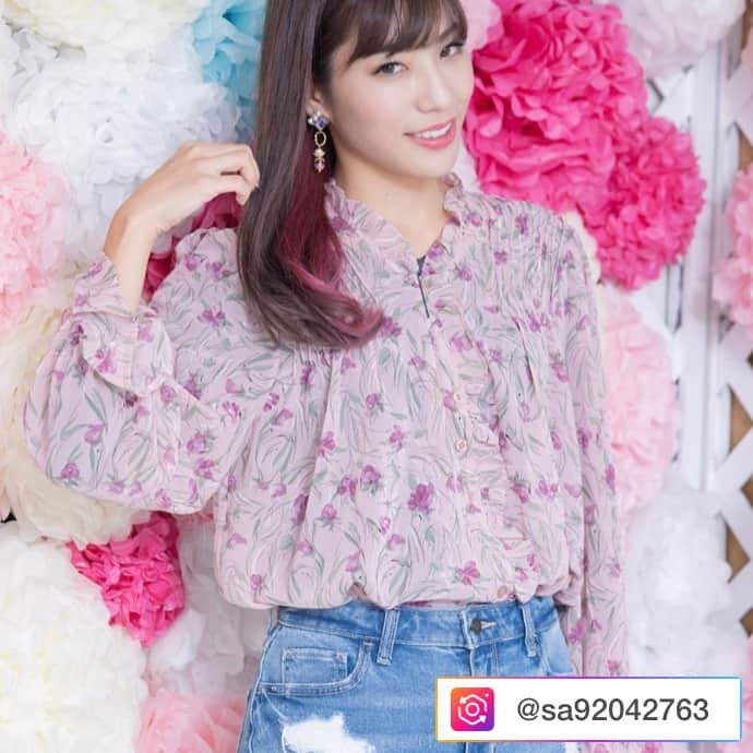 のインスタグラム：「星野奏さん @hoshino_kanade_  #星野奏  #美女 #歯科衛生士  #レースクイーン  #撮影会 #インナーカラーピンク  #写真好きな人と繋がりたい#レースクイーン写真部#instapic#japanese#model#shooting#東京カメラ部#星野奏#写真」