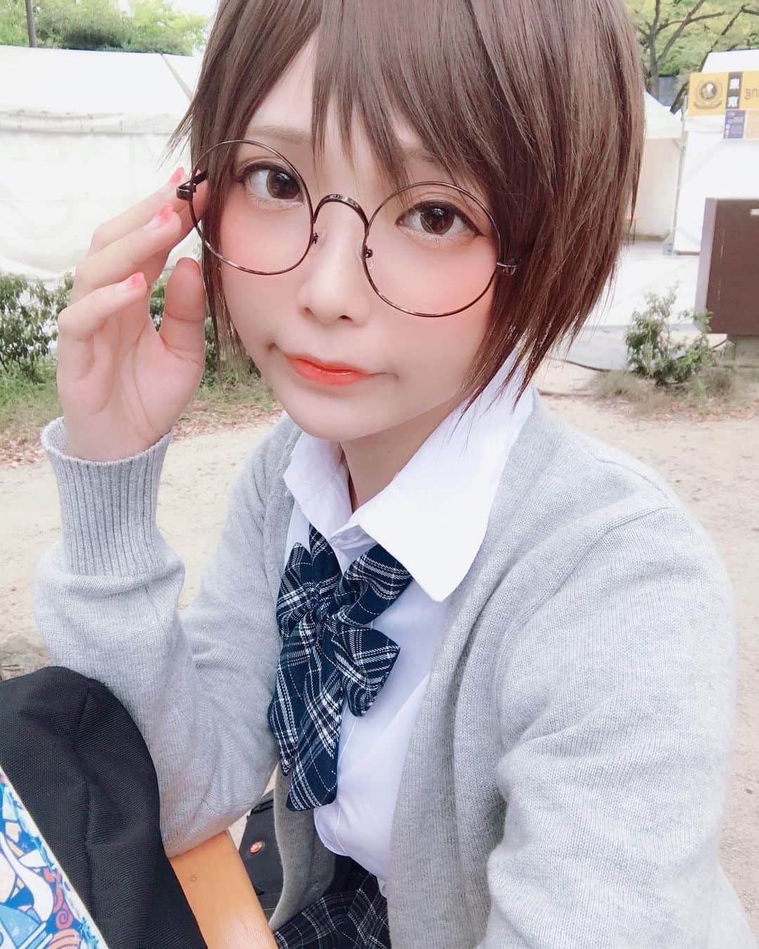 小桃さんのインスタグラム写真 - (小桃Instagram)「#uniform #JK #制服 #女の子 #自撮り #selfie #メガネ女子 #眼鏡女子」3月22日 0時46分 - siutao1126