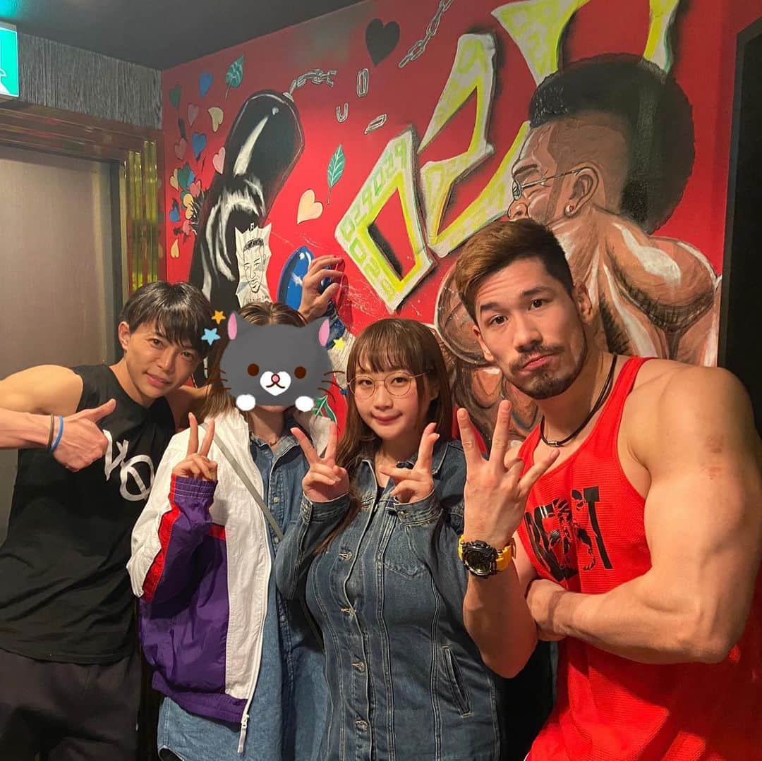 来栖あこさんのインスタグラム写真 - (来栖あこInstagram)「💪🔥 幼なじみとマッスルBARに いってきたよっ🐶🐾 . ダンスショーもあって楽しかった🌈🌈w . 見習いマッチョ君面白かった✨ . マッチョ好き集まれ〜💪🔥💕 @029de_mascle #マッスルBAR #新宿バー #マッスルサパー #筋肉好き #マッスル #pr #コラボベース」3月22日 1時23分 - akopai.081