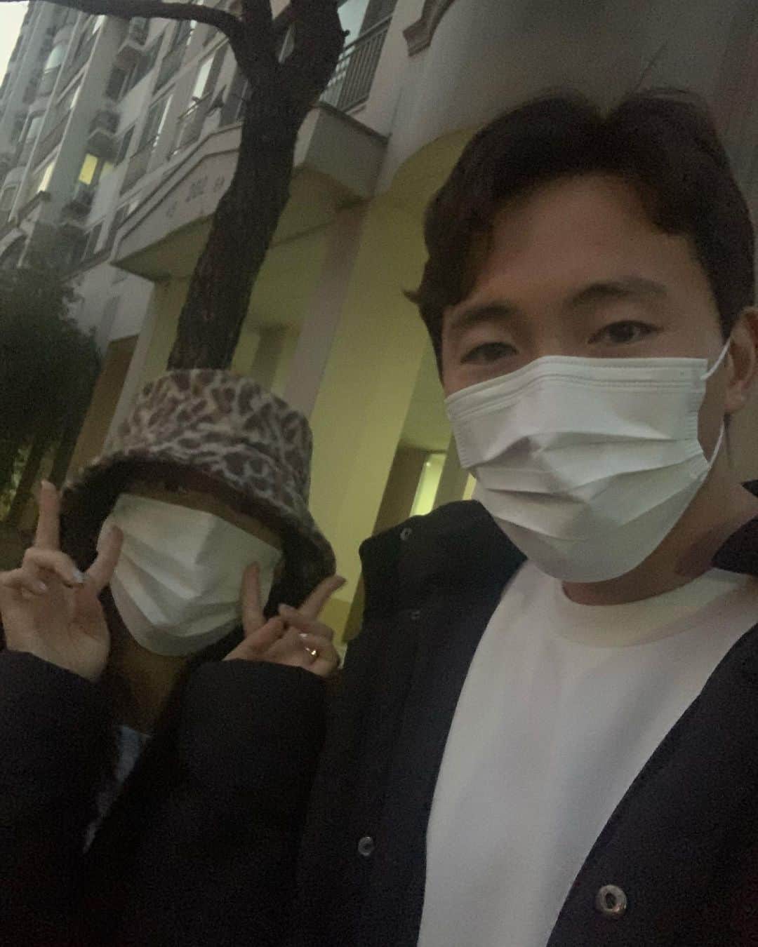 キム・ヒョヌンさんのインスタグラム写真 - (キム・ヒョヌンInstagram)「임가랑 올만에 데이트한 사진 코로나 빨리 없어져라 #데이트 #럽스타그램 #코로나조심 #마스크필수」3月22日 2時22分 - hun__20
