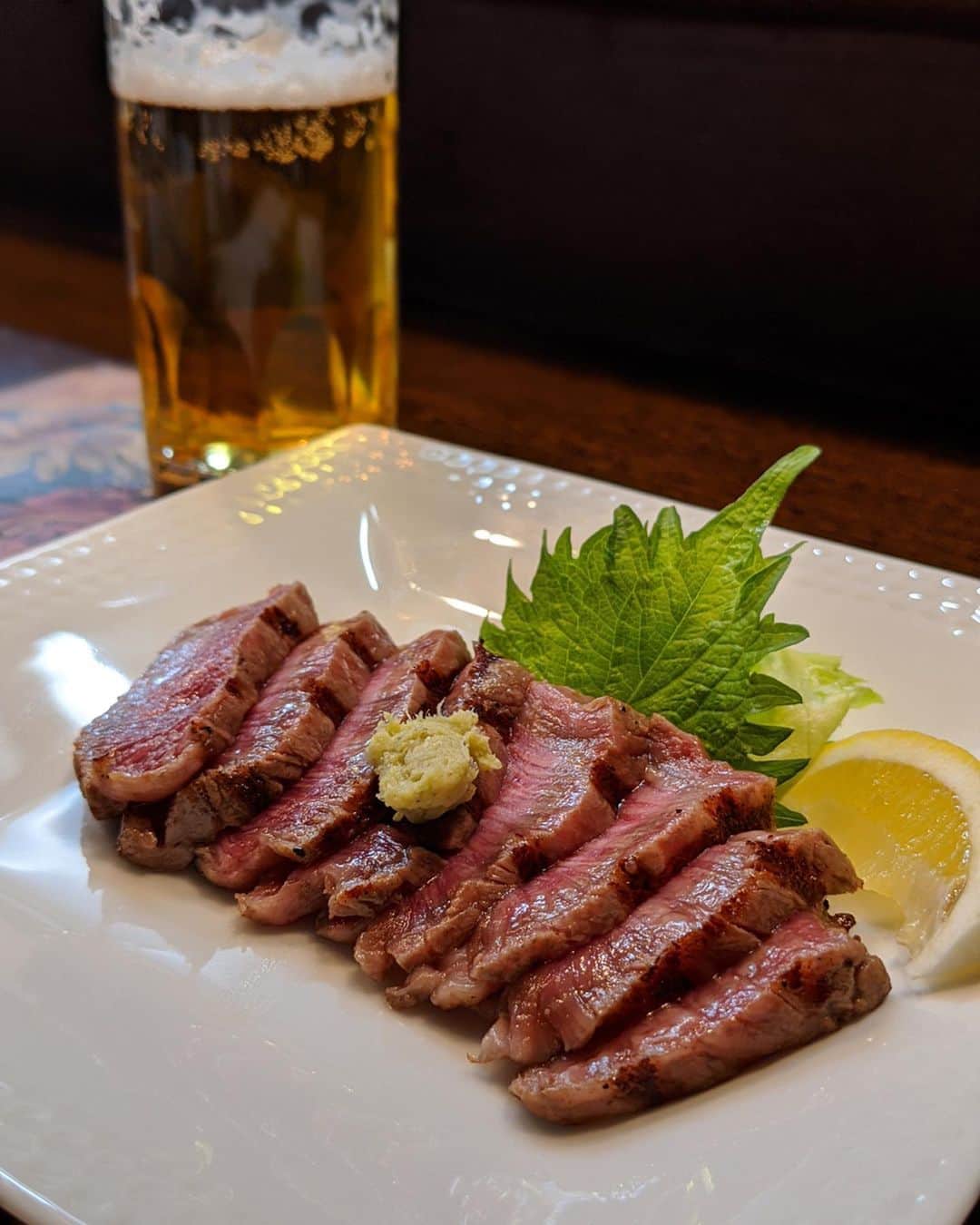 久保裕丈さんのインスタグラム写真 - (久保裕丈Instagram)「名古屋ですごい肉をいただきました🍖 暑さ10センチ以上、肉の旨味と柔らかさがすごいステーキも圧巻だけど、濃厚なデミグラスソースをかけたハンバーグも絶品でした。何より、お店の方々のサービスが素晴らしくて楽しい時間を過ごせました🍖 また行きたいな！ #キッチンリボン #名古屋飯　#ステーキ　#肉　#肉テロ」3月22日 18時24分 - hirotakekubo