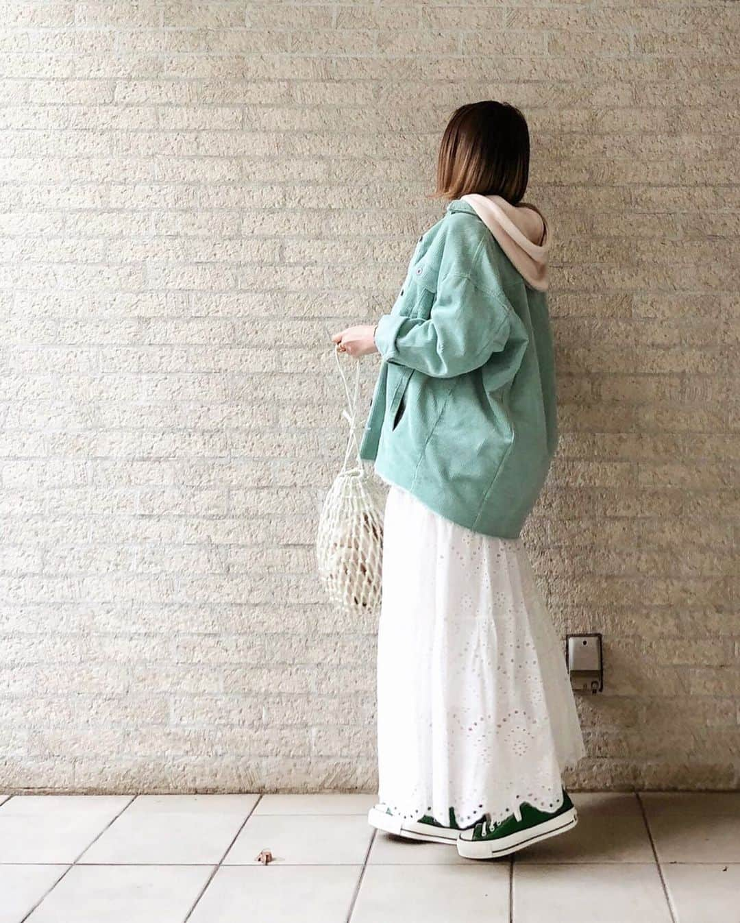 nanaさんのインスタグラム写真 - (nanaInstagram)「ㅤㅤ 2020.3.22 Sun #nanacoordinate 🐼  ㅤ green × white😇 ㅤ @zara のミントグリーンのジャケット💚 半額🤤🤤 ㅤ ㅤ ㅤㅤ 今日は新宿写真散歩🌸 今日まで新宿御苑入園無料やから コロナに気をつけつつ マナーとルールを守って←ココ重要👆🏻 桜を撮りに📷🌸🌸 ㅤ ㅤ ㅤ ㅤ ㅤ jacket … @zara  tops … @ungrid_official  skirt… @myu____official  bag … @lagunamoon_com  sneaker … @converse_jp  ㅤ  ㅤ ㅤ ㅤ blogに詳細書いたらストーリーからお知らせします✎*。 ━━━━━☞blogへはtopから𓅩𓂃  ㅤ ㅤ ㅤ ㅤ ㅤ ㅤ #zara #myu #outfit #lagnamoon #converse #大人カジュアル #プチプラコーデ #きれいめカジュアル #シンプルコーデ #ミントグリーン」3月22日 16時56分 - nanapanda517