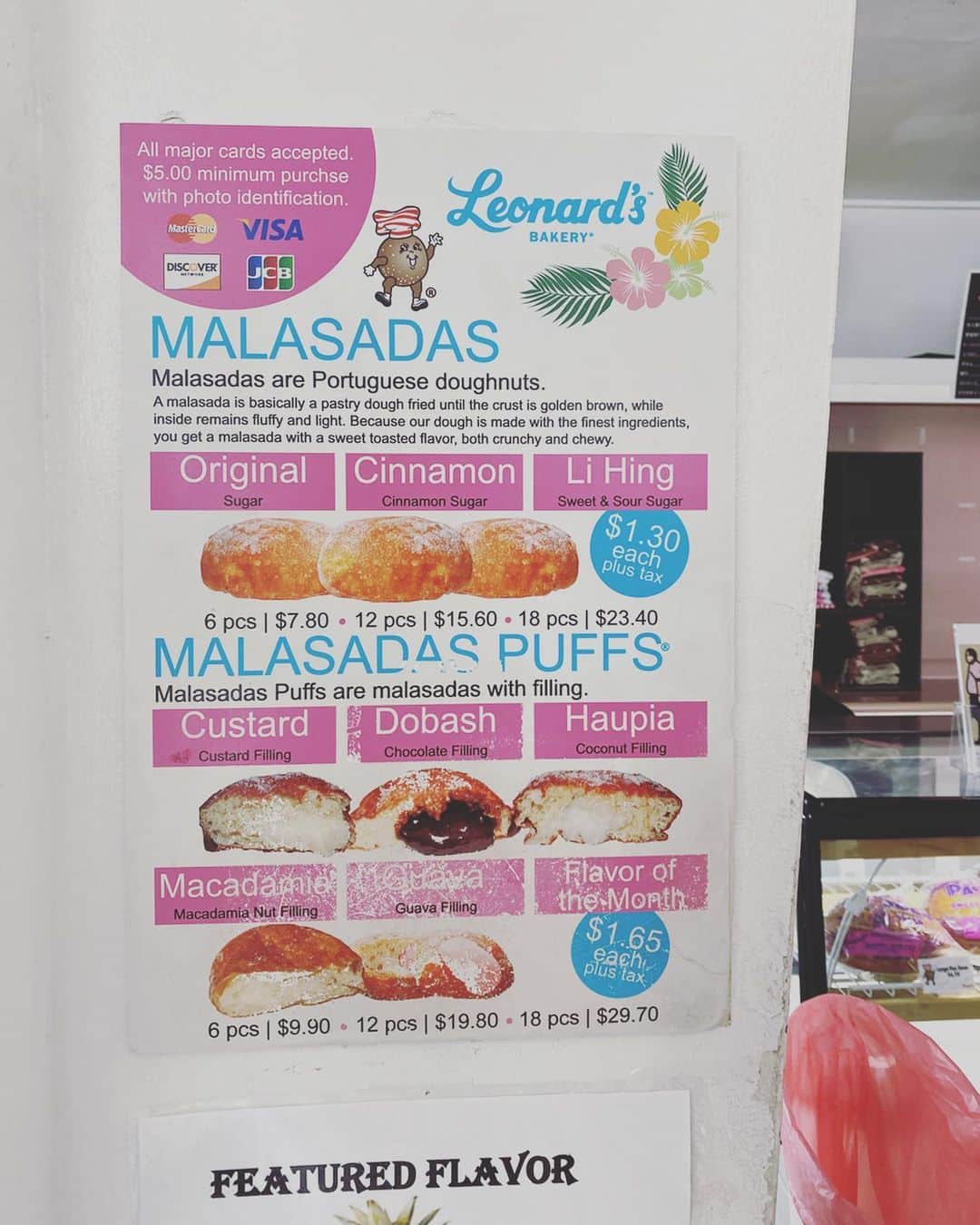 川田御早希さんのインスタグラム写真 - (川田御早希Instagram)「レナーズ・ベーカリーのグアバクリームが入ったマラサダ プレーンも、クリーム入りも美味！  #ハワイ #グアバクリーム  #マラサダ #引き寄せ #上機嫌 #いい気分 #今幸せでいよう #今を楽しむ」3月22日 17時05分 - misaki_kawada