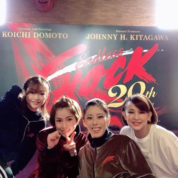 知念紗耶のインスタグラム：「本日18時からEndless SHOCK公式アカウントにて、インスタライブ配信です‼︎ ぜひご覧ください☺️ #SHOCK #帝劇　#インスタライブ」