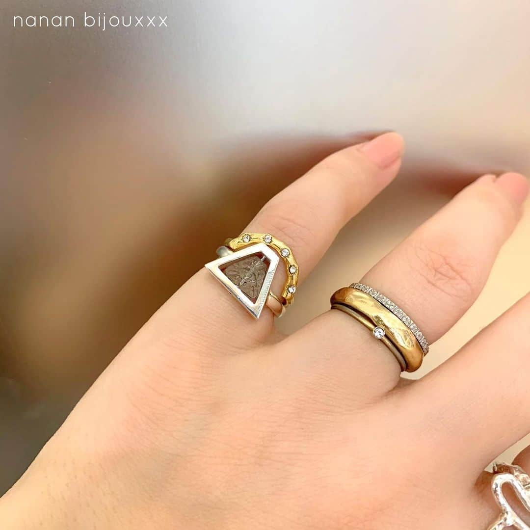 内田奈々さんのインスタグラム写真 内田奈々instagram Layered Ring フリーメイソンモチーフのリング 2枚目はstone Ring Layered Ringはだいぶサイズ欠けしてほとんどオーダー制になっています 明日は12時からgeek Watchも店頭