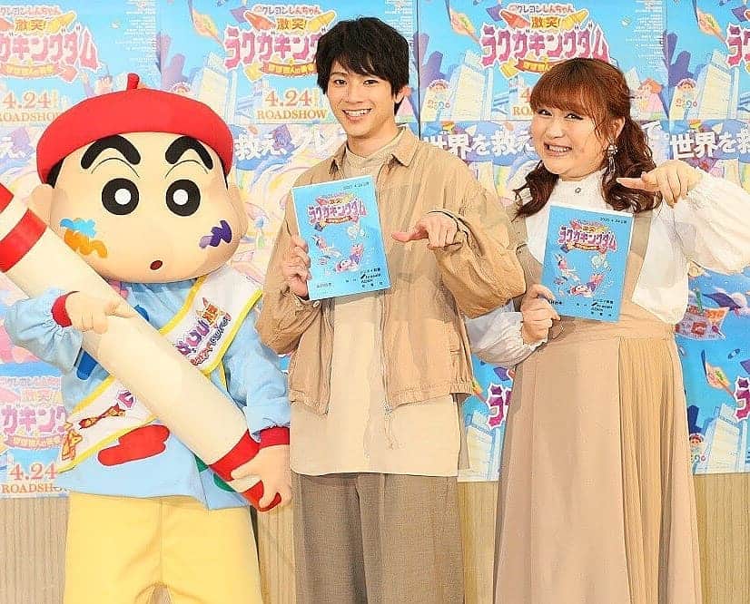 りんごちゃんさんのインスタグラム写真 - (りんごちゃんInstagram)「公開アフレコ  #映画クレヨンしんちゃん #roadshow まで #あと約１ヶ月♡ #ムネがドキドキ～  #みなさん一緒に #スターティン #してくれる  #山田裕貴 さま #野原しんのすけ さま  #嬉ティンすぎる」3月22日 17時53分 - ringochan_0626