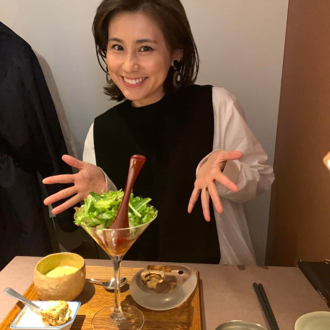 青木佐知のインスタグラム：「・ 久々ランチ✨ 私の歩くパワースポット、 🔜 @lacrosseplayer_sachiyoyamada  さちねーと行ってきました❣️ これからの夢の話も聞いたり、 目標を立てて、 必ずそれを達成するさちねーを 尊敬しています✨ 私も未来予想図、未来計画、 目標を考えてみよう😏👍✨ #こんな時だからこそ #明るい未来を描くのだ」