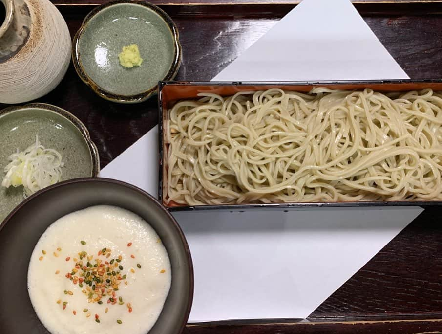 Karinさんのインスタグラム写真 - (KarinInstagram)「Soba restaurant Kurama そば処鞍馬 3-10-1 Nishiogiminami Suginamiku Tokyo Japan  石臼挽きの十割蕎麦なので、そば本来の風味が味わえます。コシがあって歯触りも良し。 天ぷらもサックサクで軽くて美味でした。  #karinsgroumet #soba #yolo #parislife #instagood #instadaily #tflers #model #paris #asianfashionmodel #organic #bio #parisienne #trip #グルメ #パリ #フランス #パリ生活 #オーガニック  #管理栄養士 #野菜ソムリエ #美容 #旅 #そば」3月22日 9時56分 - kaorikarin_u