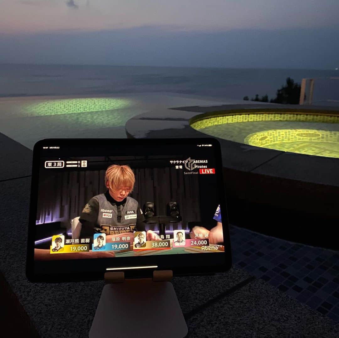 のインスタグラム：「絶景ホテルでMリーグ観戦 #ハレクラニ沖縄 #mリーグ」