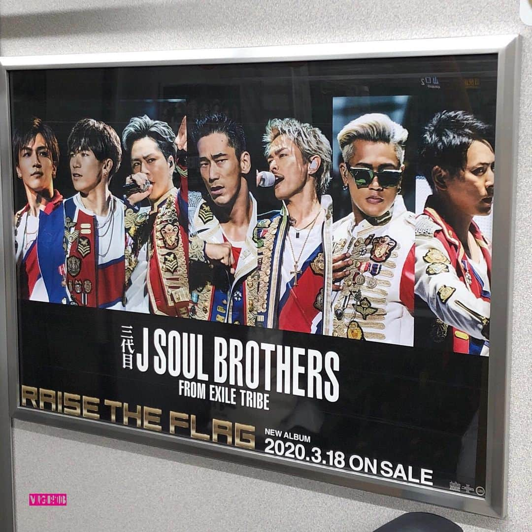 杉本なつみさんのインスタグラム写真 - (杉本なつみInstagram)「. . またまた車内が #三代目JSOULBROTHERS さんたちにジャックされてた！　. . 自宅待機されてる方も多いと思いますので、雰囲気だけでも… . . #三代目JSOULBROTHERSfromEXILETRIBE #三代目JSB #RAISETHEFLAG #通勤電車」3月22日 10時52分 - virgo910b