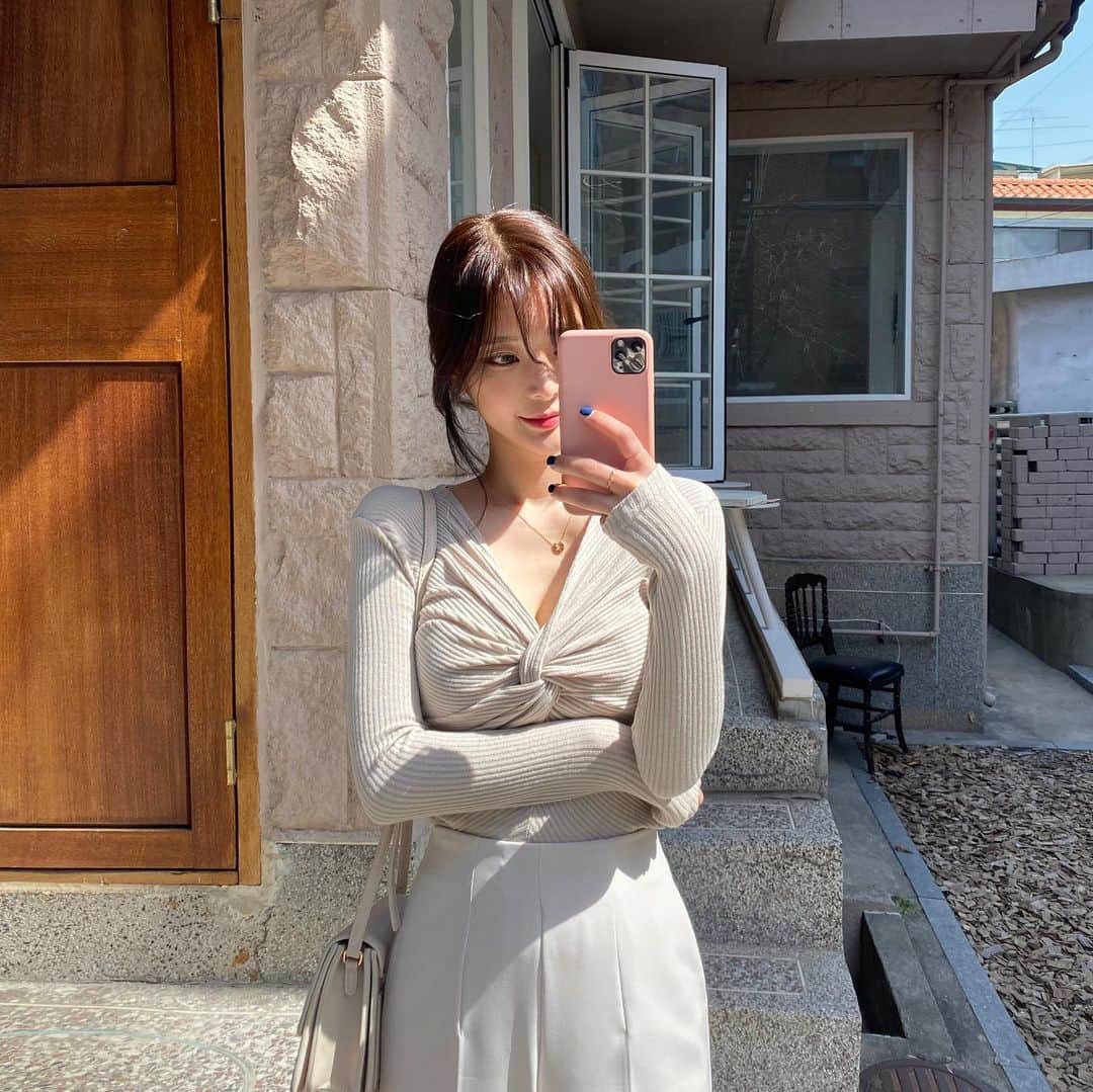 Chuuのインスタグラム：「날씨가 너무 좋네요💓☕️ #chuuseoul」