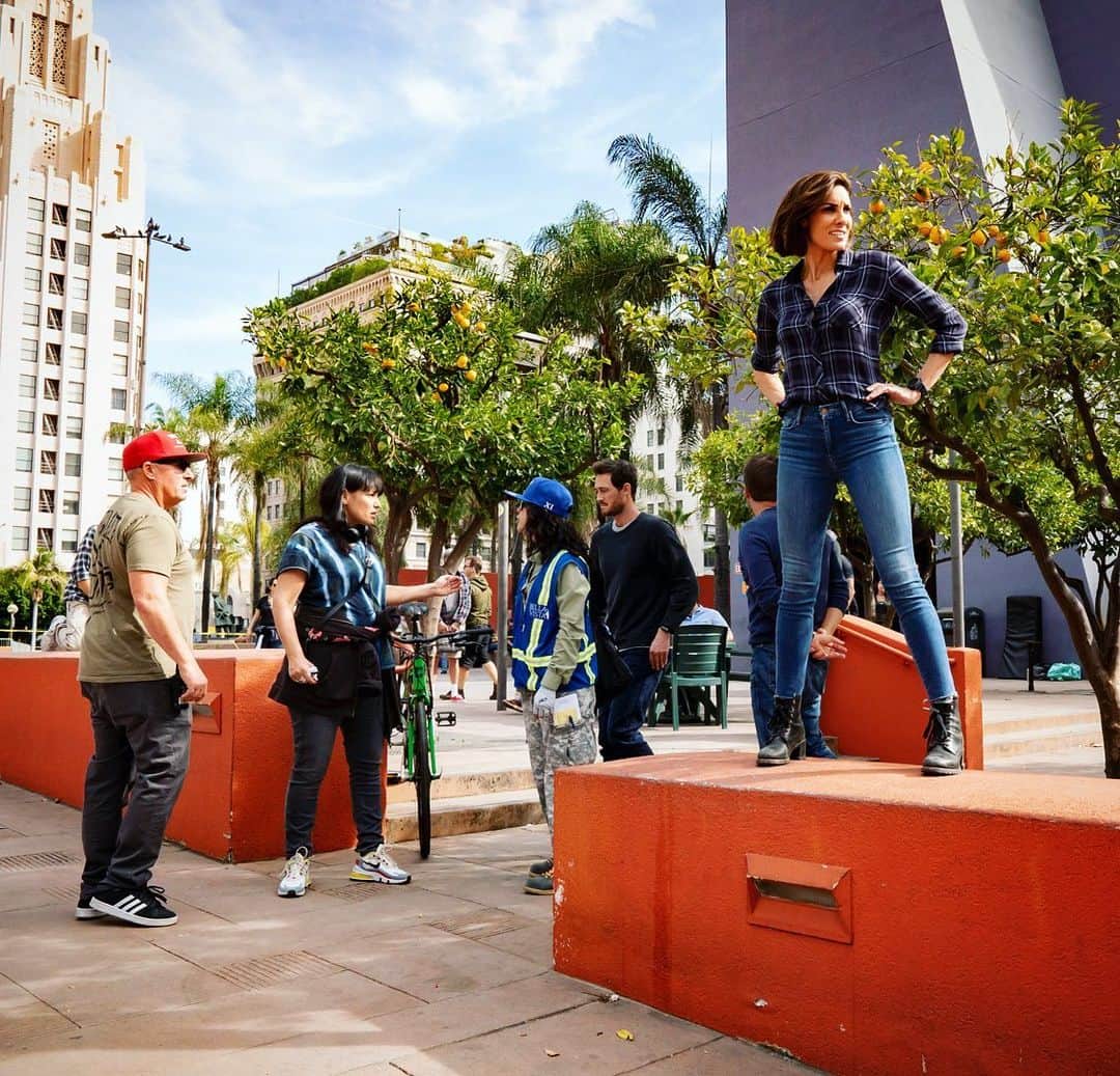 のインスタグラム：「Superhero-ing with the team tomorrow on @cbstv ! . A superheroiar com a equipa amanhã na #cbs . @ncisla #ncisla #downtown #losangeles #la #crew #stunts #thegoodguys @yangzombrauen」