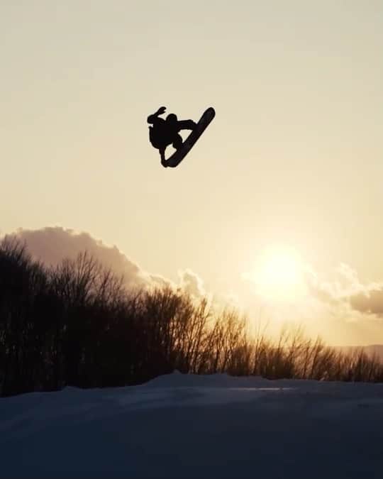 大久保勇利のインスタグラム：「@epic_snowboardingmagazine  https://epic-snowboardingmagazine.com/  https://youtu.be/QwtLj96M84M  2019  @aomorispring 🚜@goodday0521」
