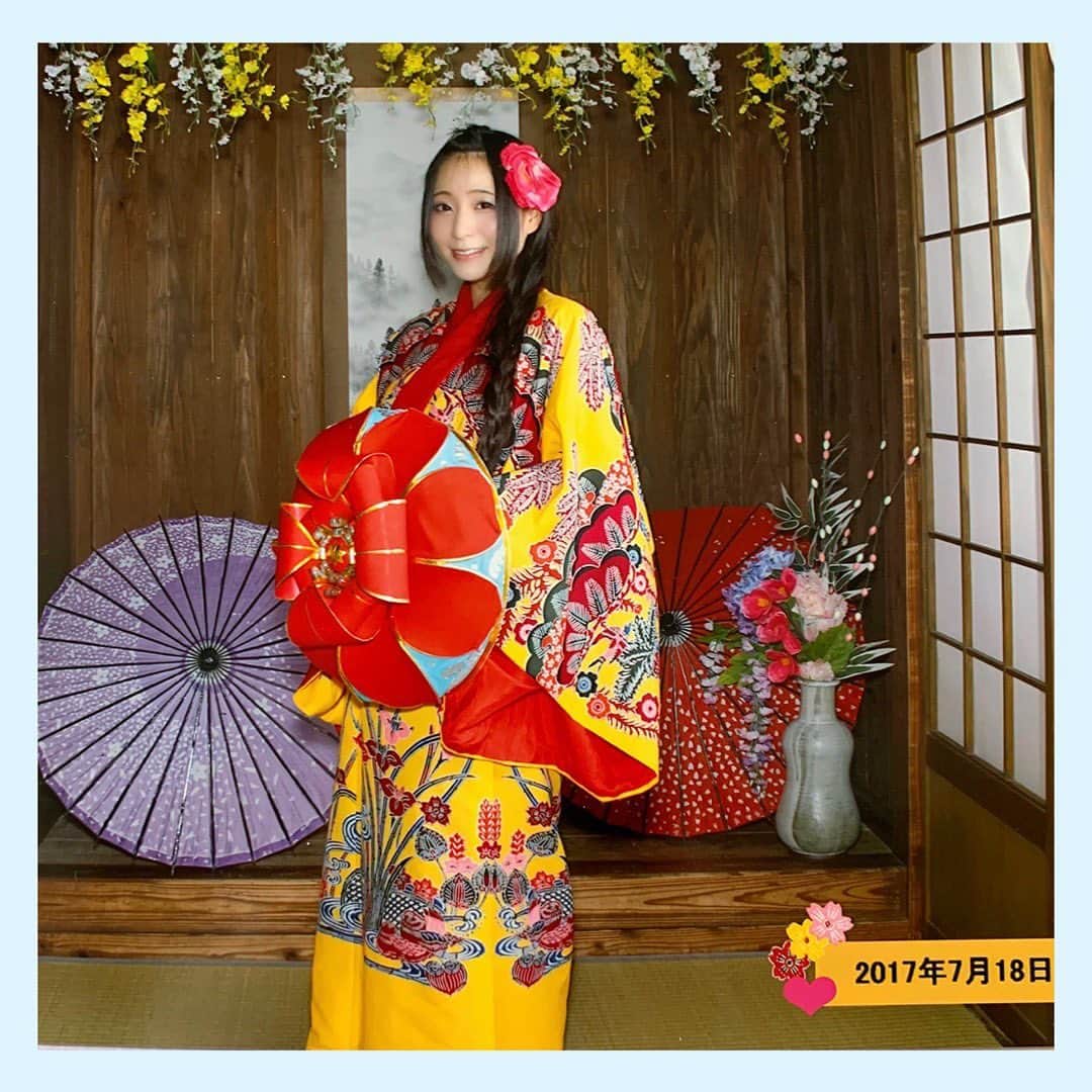 柊木りおのインスタグラム：「Okinawan traditional costume🏖🐠☀️ Three years ago.  #japanesegirl #japan #followme #likeforfollow #instagood #instagram #instalike」