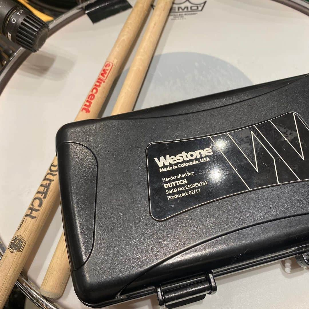 DUTTCHさんのインスタグラム写真 - (DUTTCHInstagram)「今日もこうして叩ける事に  感謝。  #pearl #wincentdrumsticks  #westone」3月22日 16時36分 - uzmkduttch