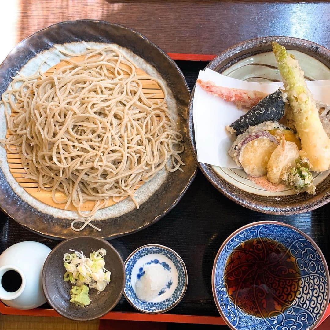 椿隆之さんのインスタグラム写真 - (椿隆之Instagram)「#starbucks  に　#ドライブスルースタバ  が、あるなんて知らなかった！！ #盆栽　は、なんか好き！  #蕎麦　は、　美味しかった！  #japan  #soba  #food」3月22日 16時50分 - kibatsu3