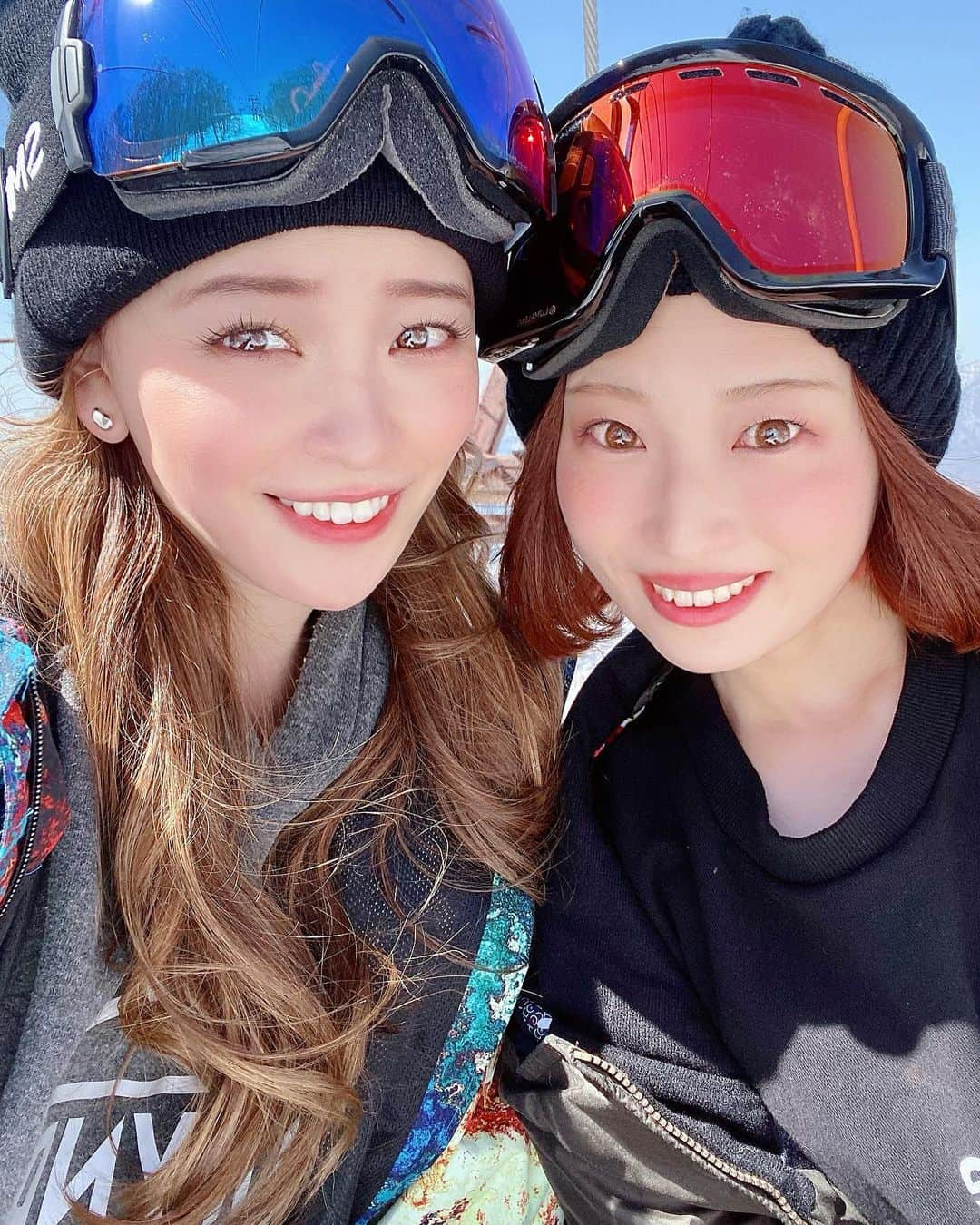 陽菜えみるさんのインスタグラム写真 - (陽菜えみるInstagram)「. . . 学生時代やってても⛷🏂 好きで今も続けてる子が 女の子は特に少ないから ボード仲間にもなれて ほんとにうれしっ😙😎💕 . . #スノボ #スノボ女子 #スノボー女子 #ボルコム #ドリーノアール #メンズライク #メンズライクコーデ  #スノボウェア #ファッションコーデ #ファッション好きな人と繋がりたい #ストリート #ストリートファッション #ストリート系女子 #スノーボード #サーフィン #スケートボード #横乗り #パーカー #パーカーコーデ #パーカー女子 #キャップ #キャップ女子 #キャップコーデ  #ゲレンデマジック #ゲレンデ #春だね #snowboard #snowboarding #snowboardgirl #snowboardstyle」3月22日 16時50分 - emiru_haruna