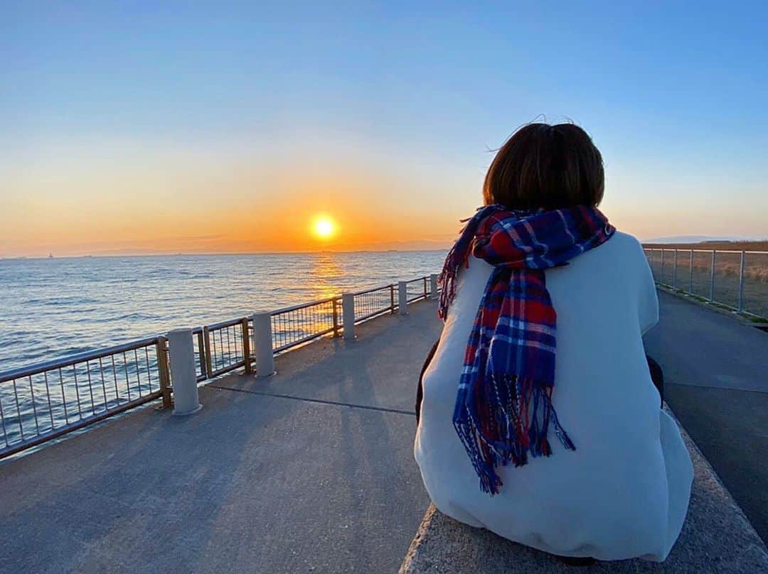 富久美玲のインスタグラム：「_ . 生きてく中で3つの坂があると聞きました🤔 . 上り坂 下り坂 まさか . どの坂も自分自身が成長したり試される時で "きっかけ"なのかなって思います！！！ . その度に色んな選択肢が出てくるけれど 1度きりの人生だからこそ後悔のない答えを✨ この気持ちを忘れずに日々邁進＼(^o^)／ .」