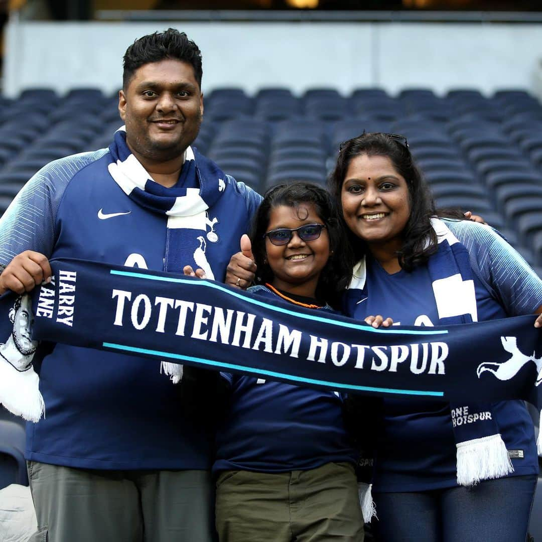 トッテナム・ホットスパーFCさんのインスタグラム写真 - (トッテナム・ホットスパーFCInstagram)「Showing some 💙 to all of our Spurs mums today. Happy Mother’s Day!」3月22日 18時46分 - spursofficial