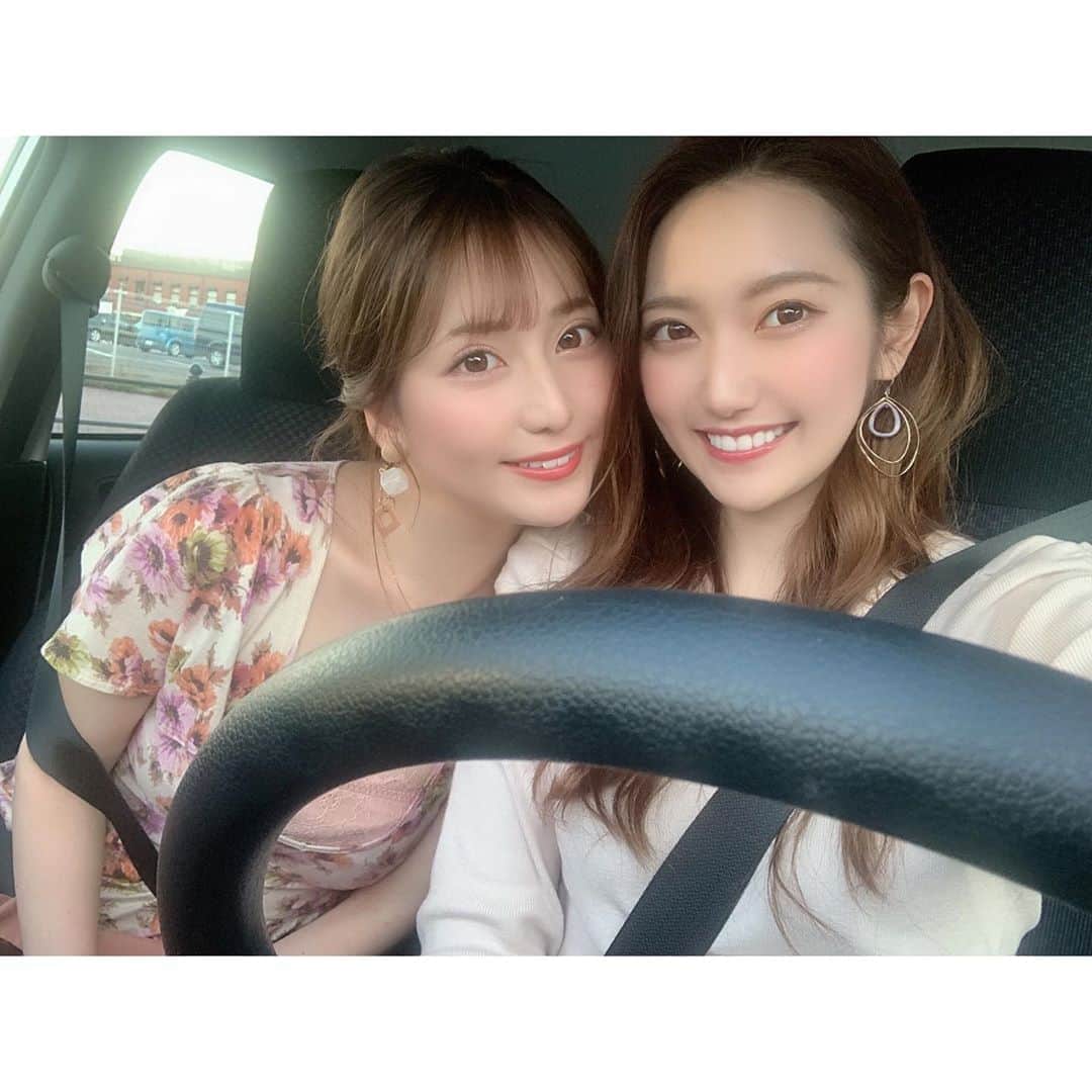 のインスタグラム：「りったんとどらいぶでーと🚗  横浜に連れてってくれた＼(^o^)／ ・ ・  歳下なのに歳下とは思えないほどしっかり者で(たまに少しぬけているw)すっかり甘えさせてもろてる🐥💛だいすき＼( 'ω')／ ・ ・  #ドライブ #女子旅 #横浜 #中華街」