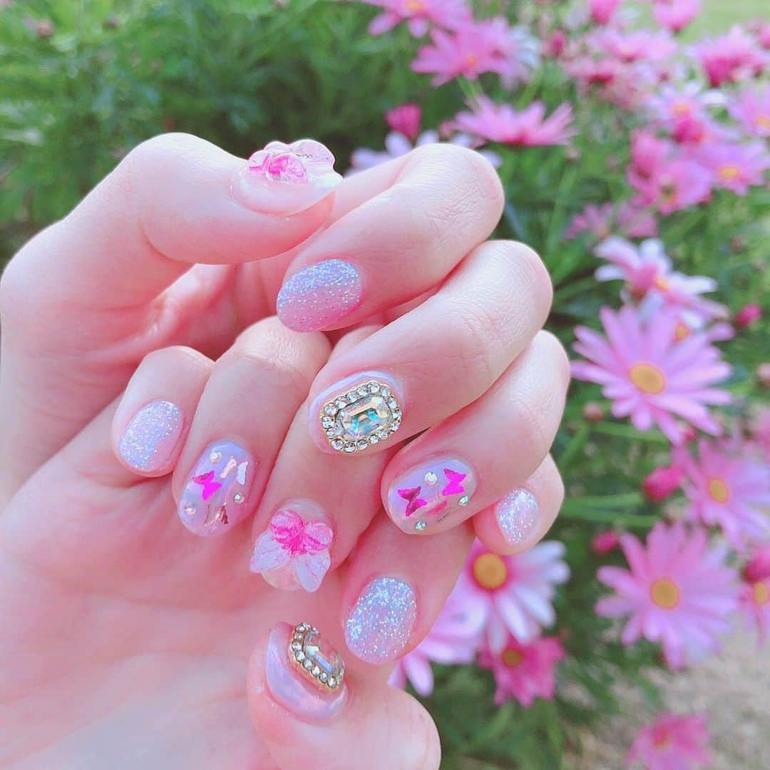 田辺真南葉さんのインスタグラム写真 - (田辺真南葉Instagram)「new nail💎 .  #ネイル#ネイルデザイン #蝶々ネイル #韓国ネイル」3月22日 19時05分 - manaha_tanabe