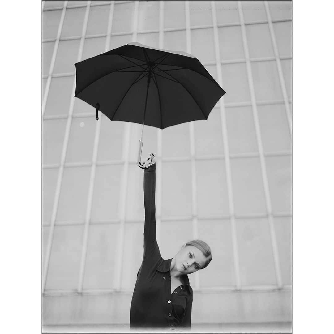 ballerina projectさんのインスタグラム写真 - (ballerina projectInstagram)「Check out our new Instagram account @ballerinaproject that will feature other works that I have created over the years. Much of these images have shaped the creative direction of the Ballerina Project. Izabella Miko @izabellamiko at the Metropolitan Museum of Art. #izabellamiko #metropolitanmuseumofart #polaroid665 #polaroid195」3月22日 19時15分 - ballerinaproject_