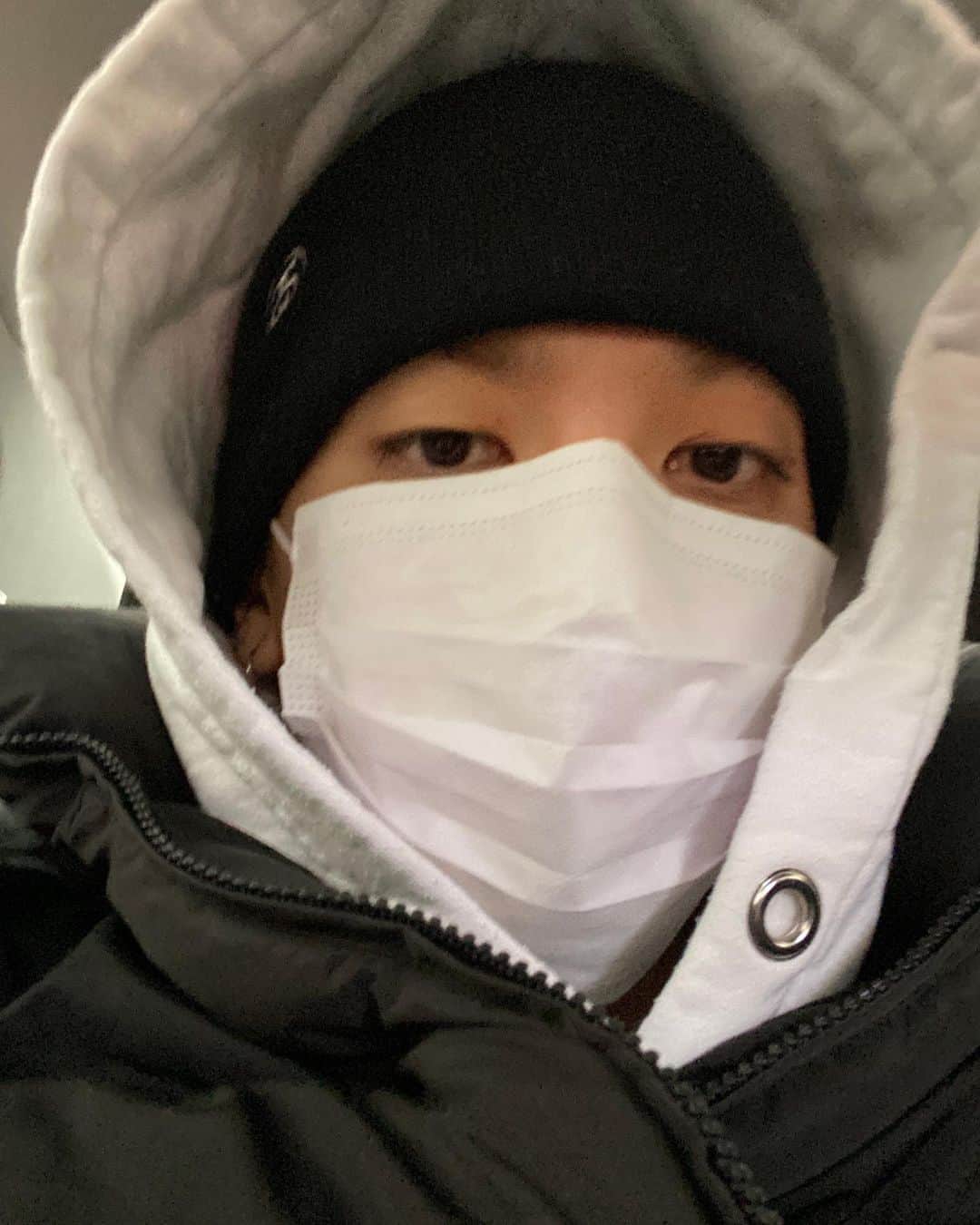 ジュヨンのインスタグラム：「Stay healthy! 😷」