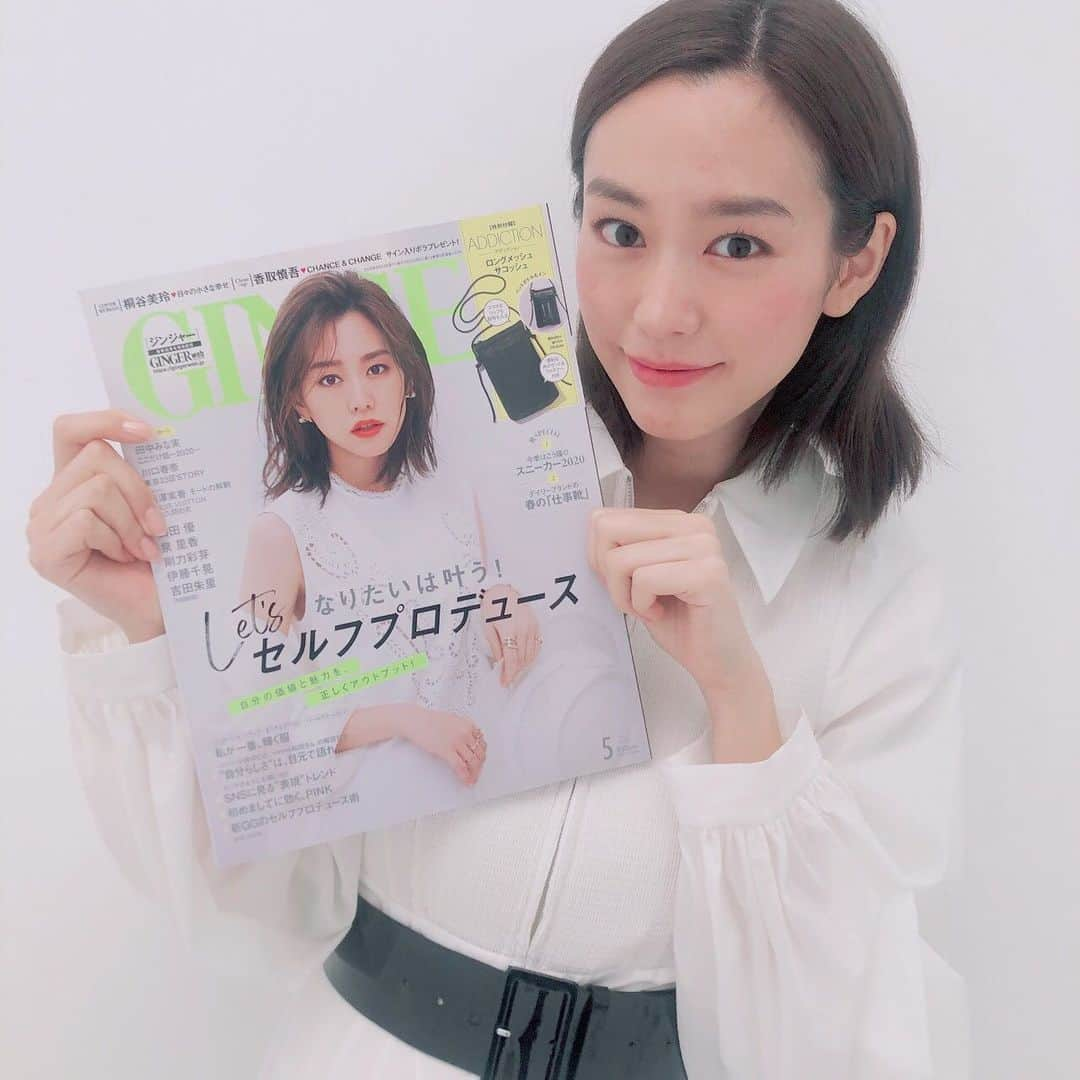 GINGERさんのインスタグラム写真 - (GINGERInstagram)「4年連続で創刊記念号の表紙を飾ってくれた美玲さん♥︎ 春らしい爽やかなカットは本人もお気に入りの一枚です📸 #gingermagazine #桐谷美玲 #オフショット #GINGER5月号 #ginger #ジンジャー #gingerweb」3月22日 19時12分 - ginger_magazine