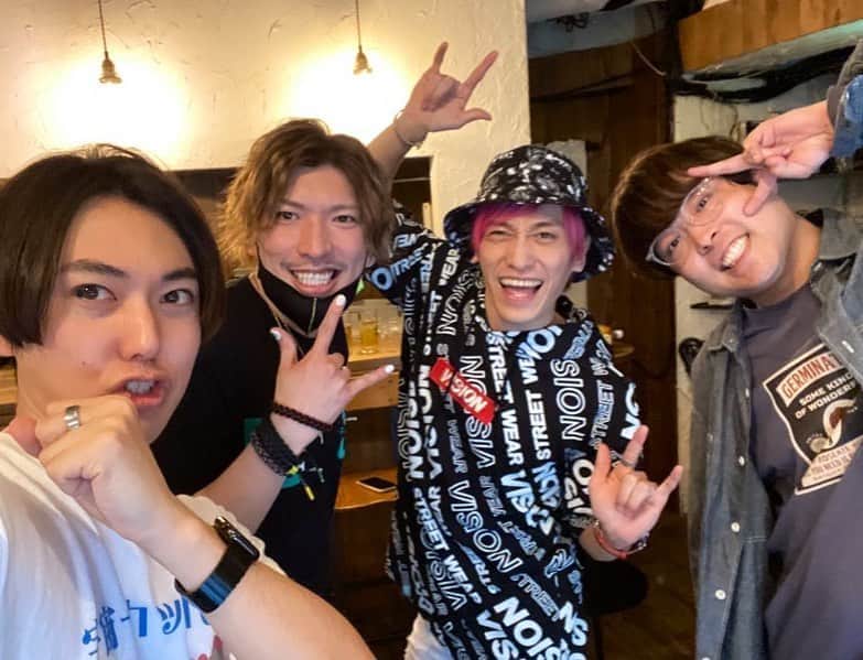 ないとーのインスタグラム：「おるたな×EXITコラボー！！ #EXIT」