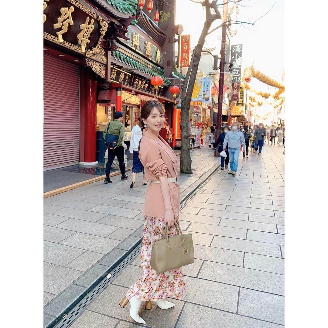 のインスタグラム：「#cordinate #fashion #portrait 💋💋💋 #jacket → #古着 #onepiece → @deicy_official  #shoes → @zara ・ ・  #横浜 #中華街 #deicy #zara」