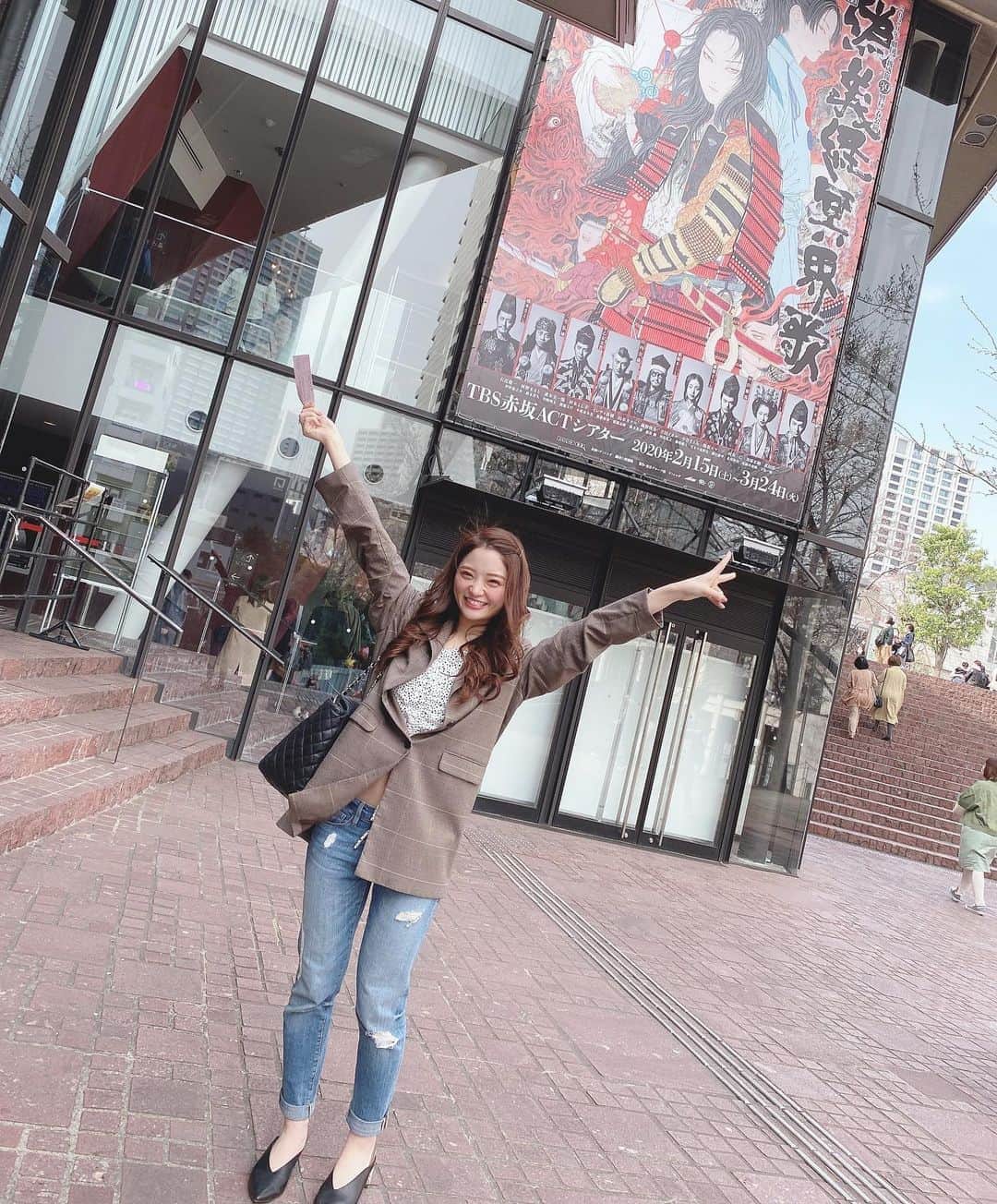 のインスタグラム：「. わーい🌸 春がきた✨ 今週は劇団新感線週間🥰 美しいもの摂取！！ 心が満たされていくーー🌸 . . 📸　@nnkoocha05 🦖💚 #cyberjapan #サイバージャパン」