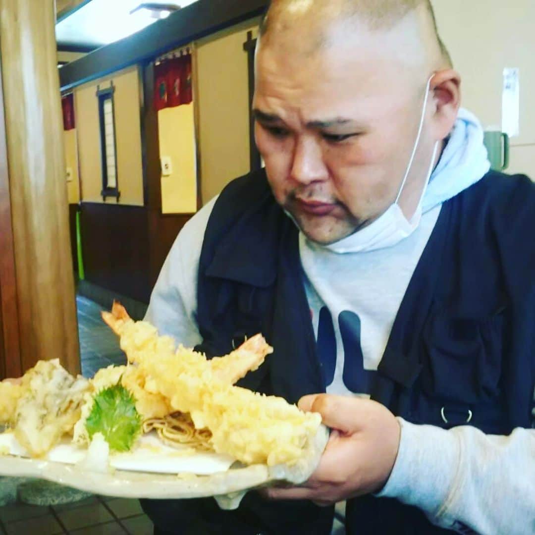 HIROさんのインスタグラム写真 - (HIROInstagram)「茨城グルメ😋デカイエビ天せいろ😚 #茨城県  #茨城ランチ  #ランチ #昼ごはん  #蕎麦  #エビ天  #せいろ  #デカ盛り」3月22日 20時02分 - hiro19770420