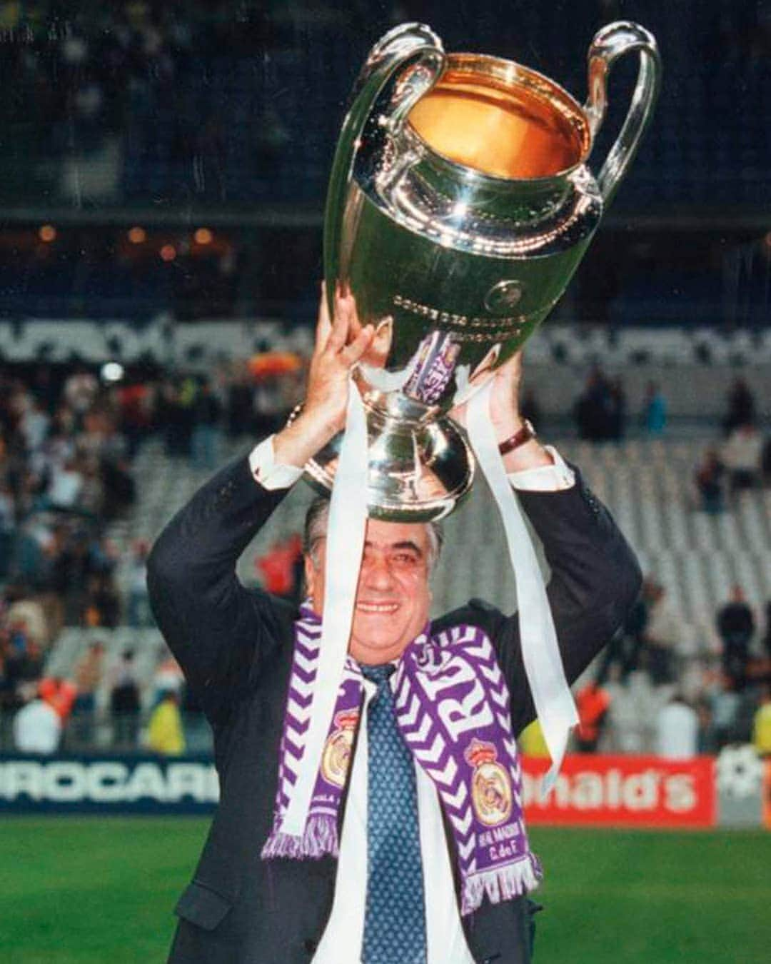 レアル・マドリードさんのインスタグラム写真 - (レアル・マドリードInstagram)「El @RealMadrid ganó 7 títulos durante su presidencia. - @RealMadrid won 7 titles throughout his presidency. #RealMadrid」3月22日 20時28分 - realmadrid