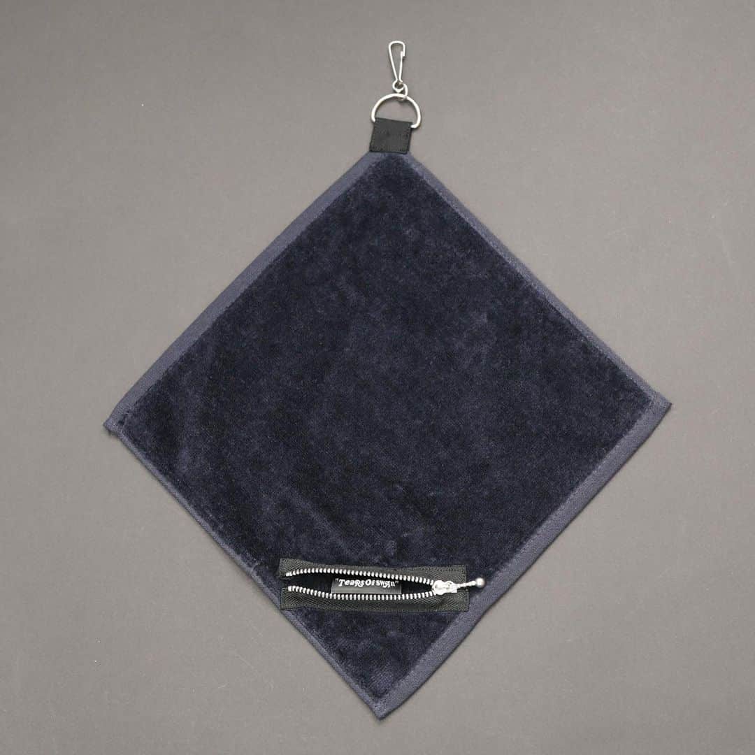 のインスタグラム：「TEARS OF SWAN-ZIP HANDTOWELになります!! 店頭、official webshopにてオーダー開始になりますので宜しくお願い致します(^^)🙌📝💻 http://tears-of-swan.shop-pro.jp/?pid=149518292 (4月中旬販売開始) ※プロフィール下のURLからofficial websiteがご覧頂けます  @tears_of_swan  #ziphandtowel #handtowel  #towel #ハンドタオル #タオル」