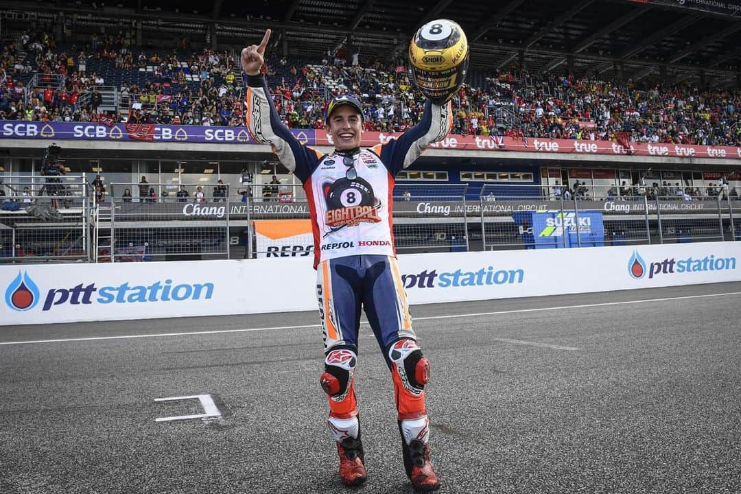 MotoGPさんのインスタグラム写真 - (MotoGPInstagram)「Today should have been the 2020 #ThaiGP 🇹🇭 race day 🏁 but we must #StayAtHome 🏠 so we're throwing it back to the 2019 #MotoGP race at Chang International Circuit when @marcmarquez93 clinched his 8th World title 🏆🎱 Thailand, we'll see you later this year! 💪 #SwipeLeft ⬅️ #Motorcycle #Racing #Motorsport #Throwback」3月22日 20時40分 - motogp